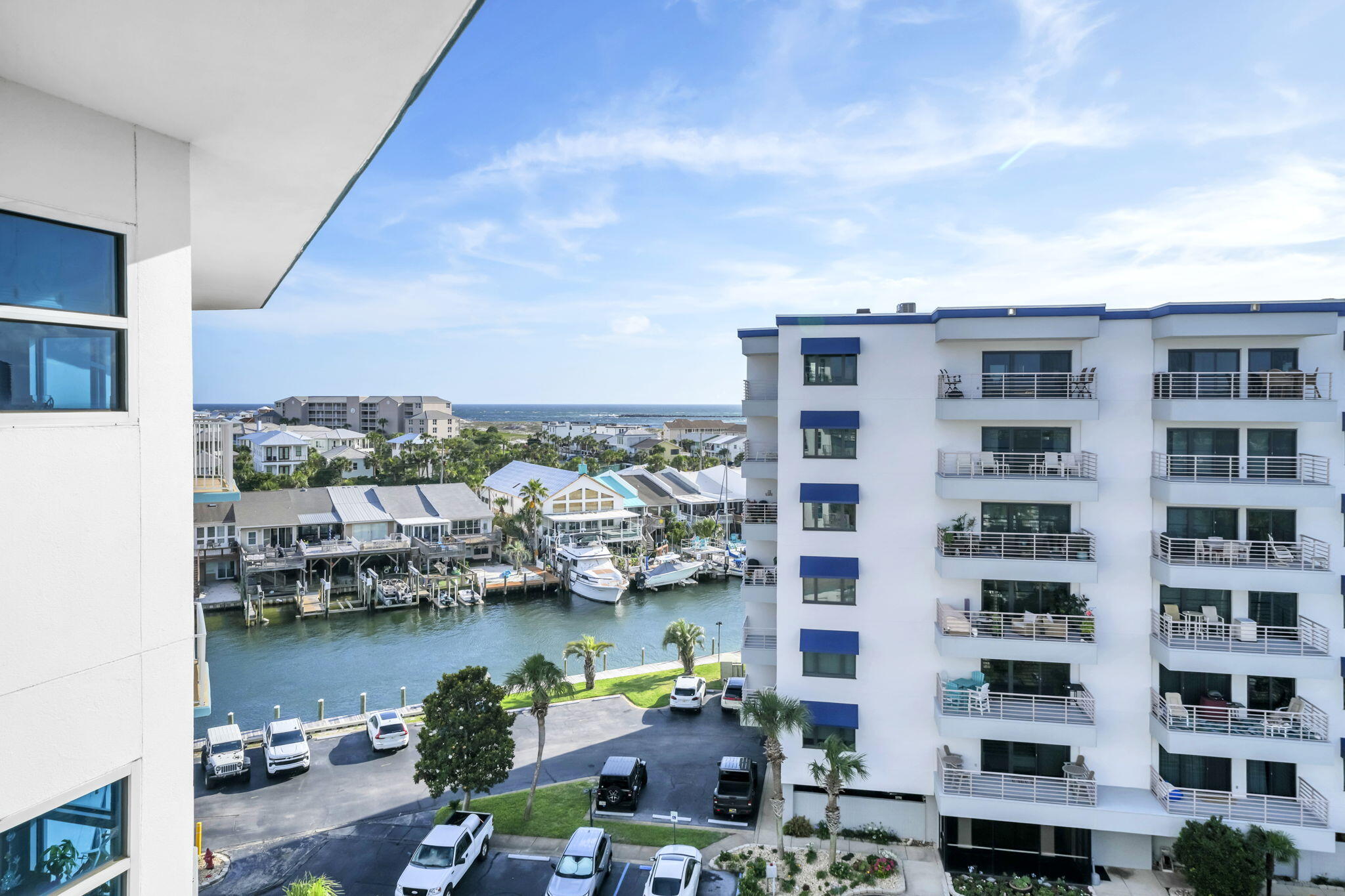 HARBOR LIGHTS - Residential