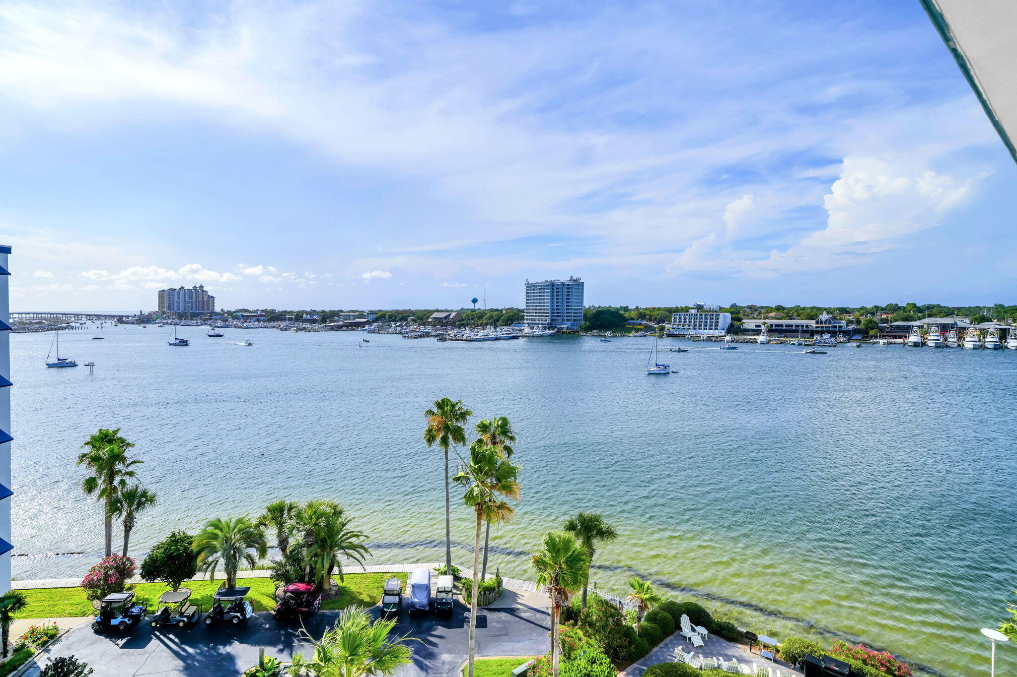 HARBOR LIGHTS - Residential