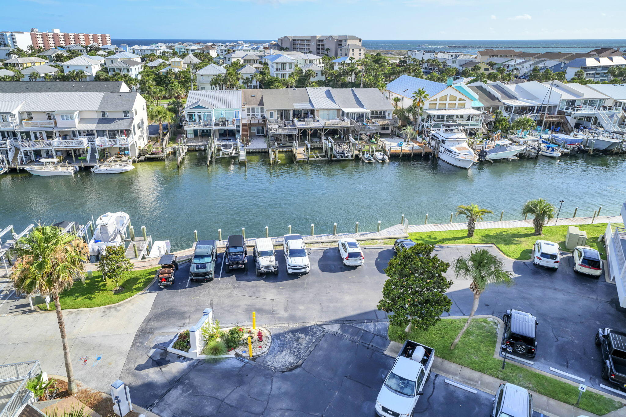 HARBOR LIGHTS - Residential