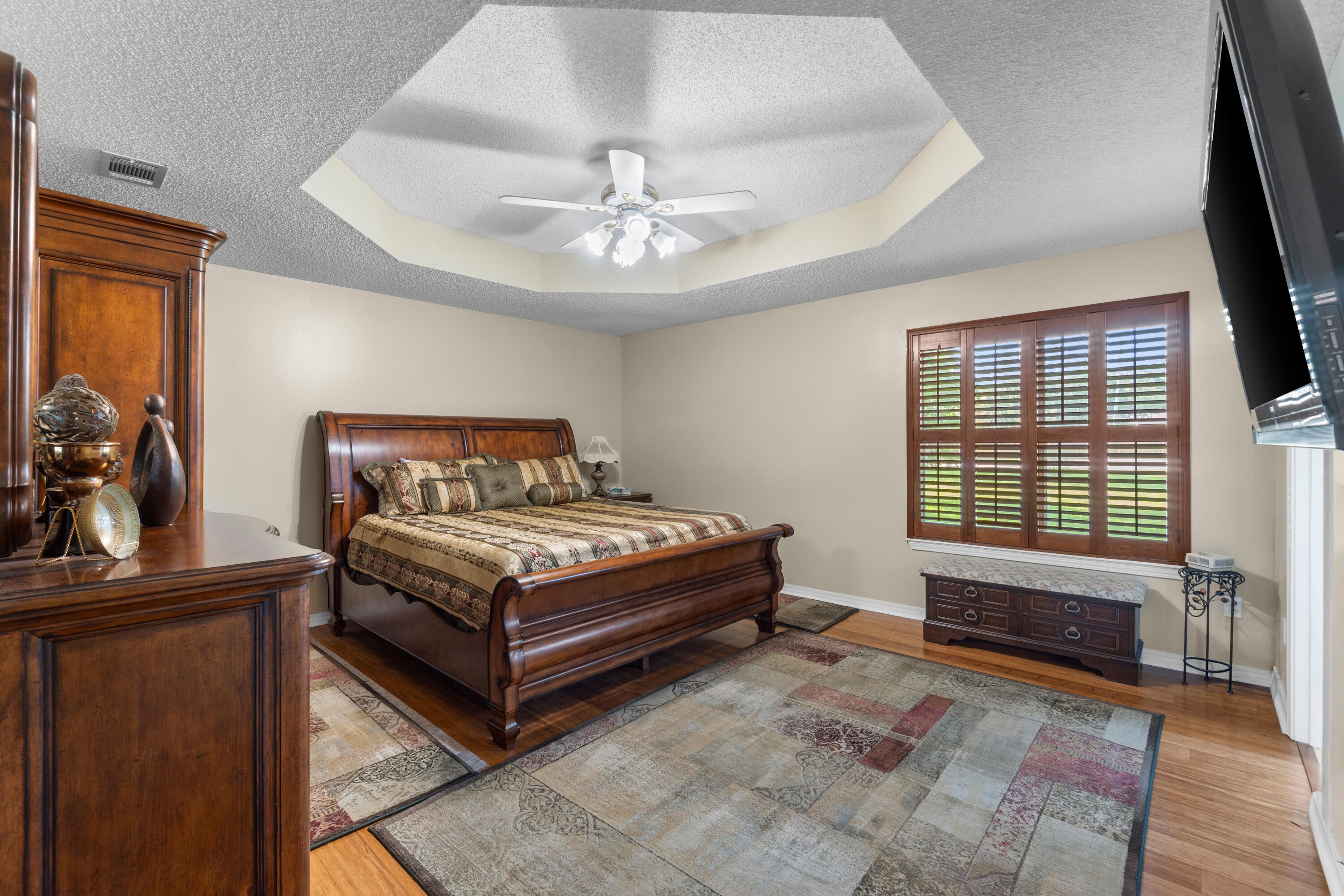 ROBLEDAL ESTATES - Residential