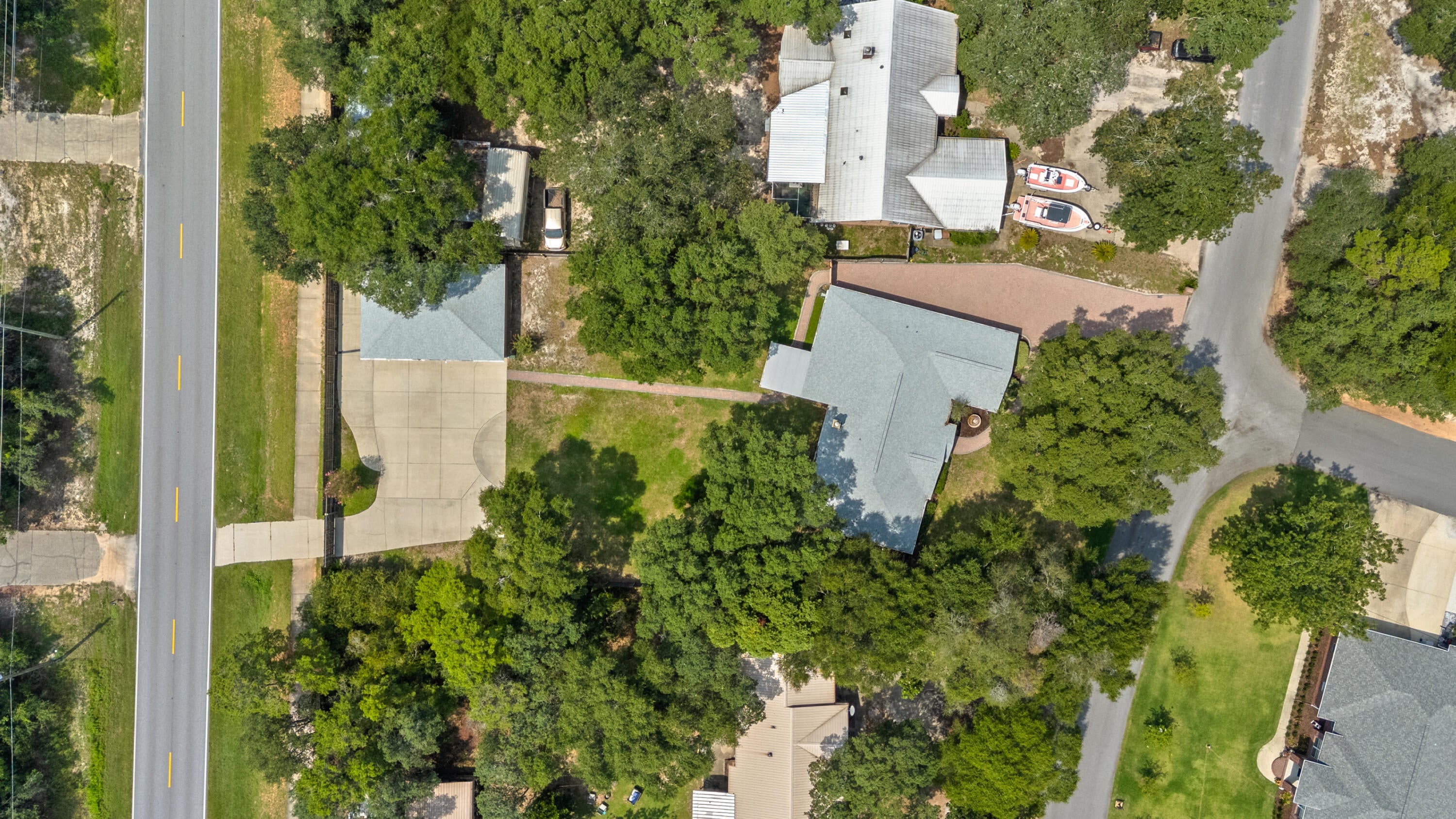 ROBLEDAL ESTATES - Residential