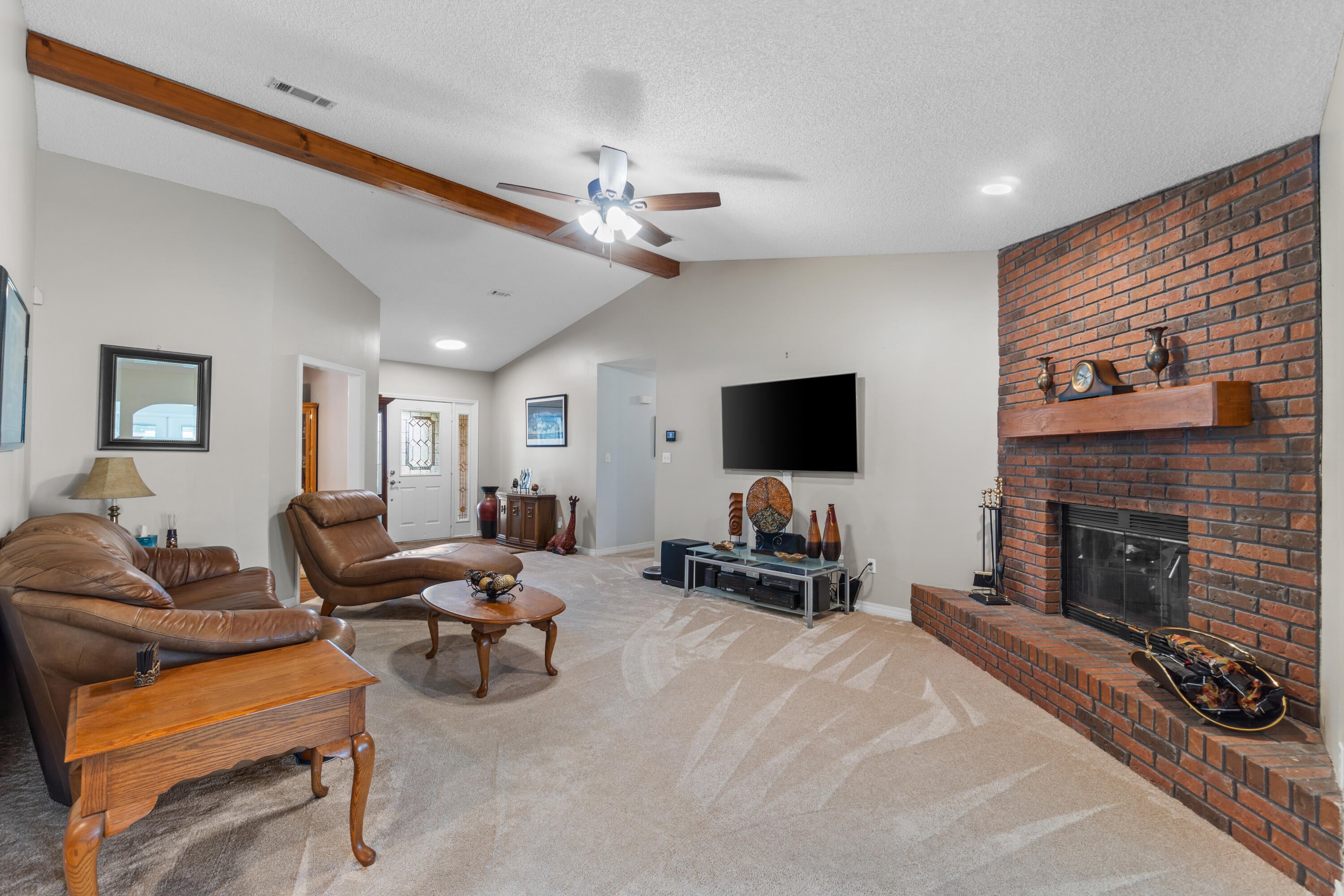 ROBLEDAL ESTATES - Residential