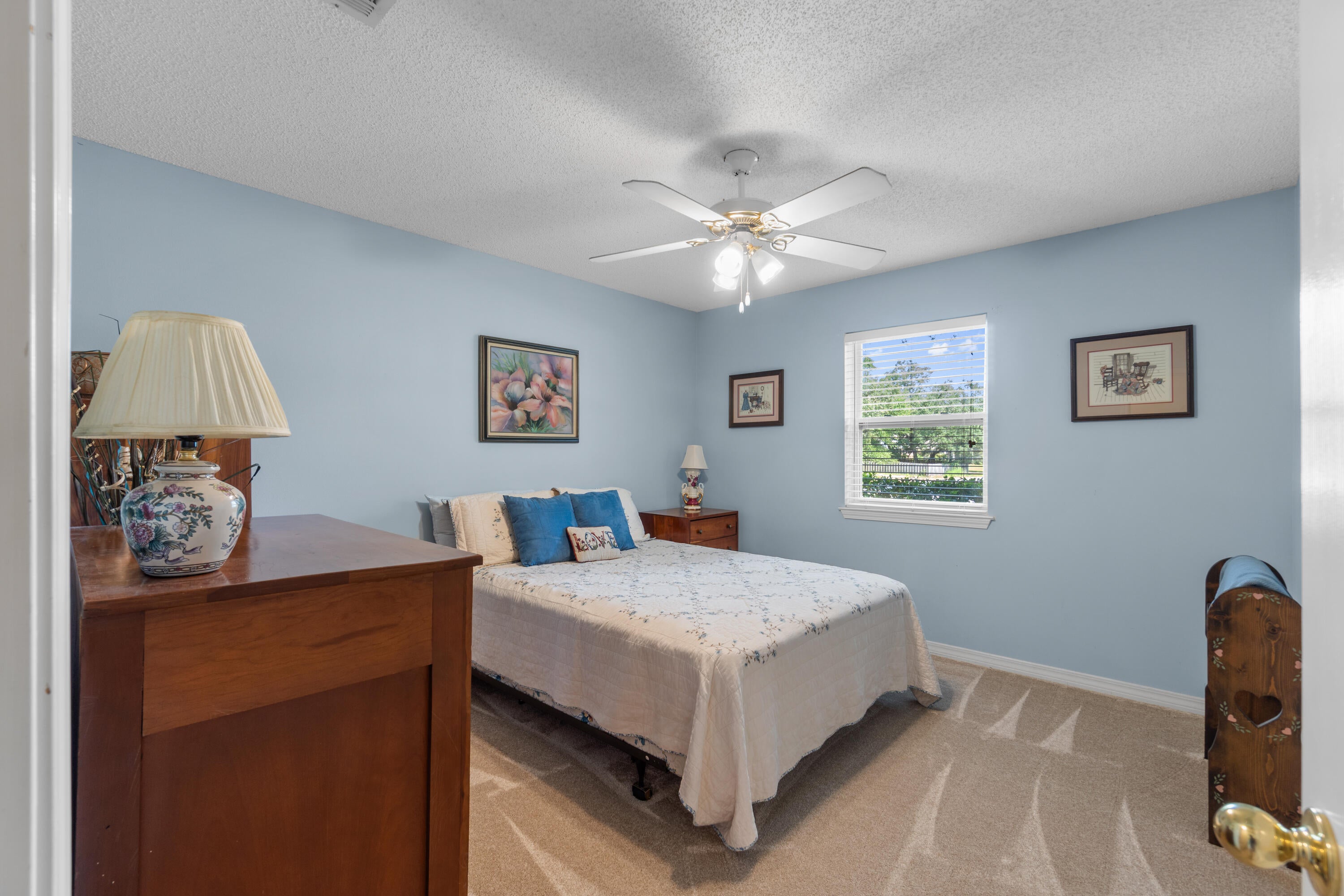 ROBLEDAL ESTATES - Residential