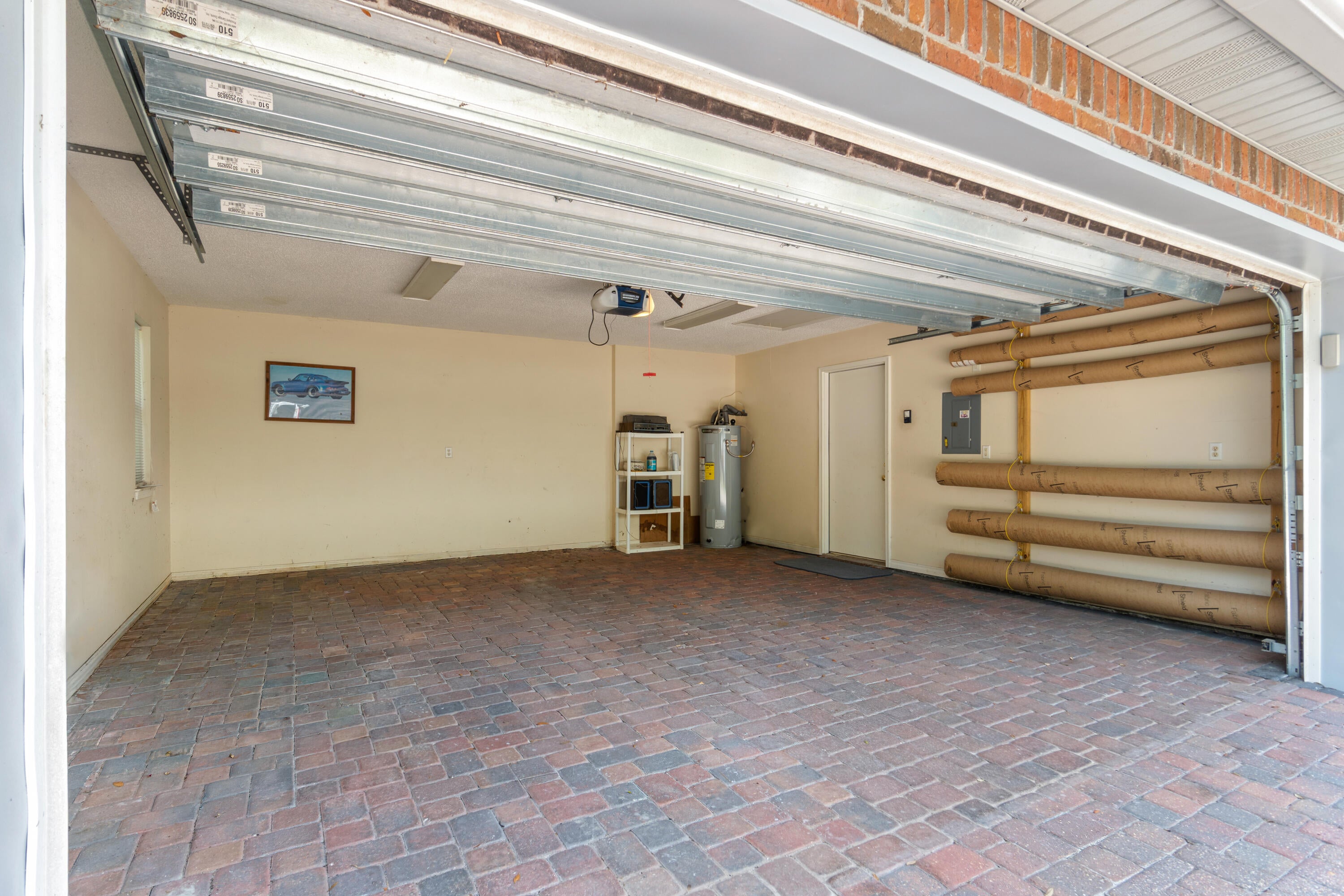 ROBLEDAL ESTATES - Residential
