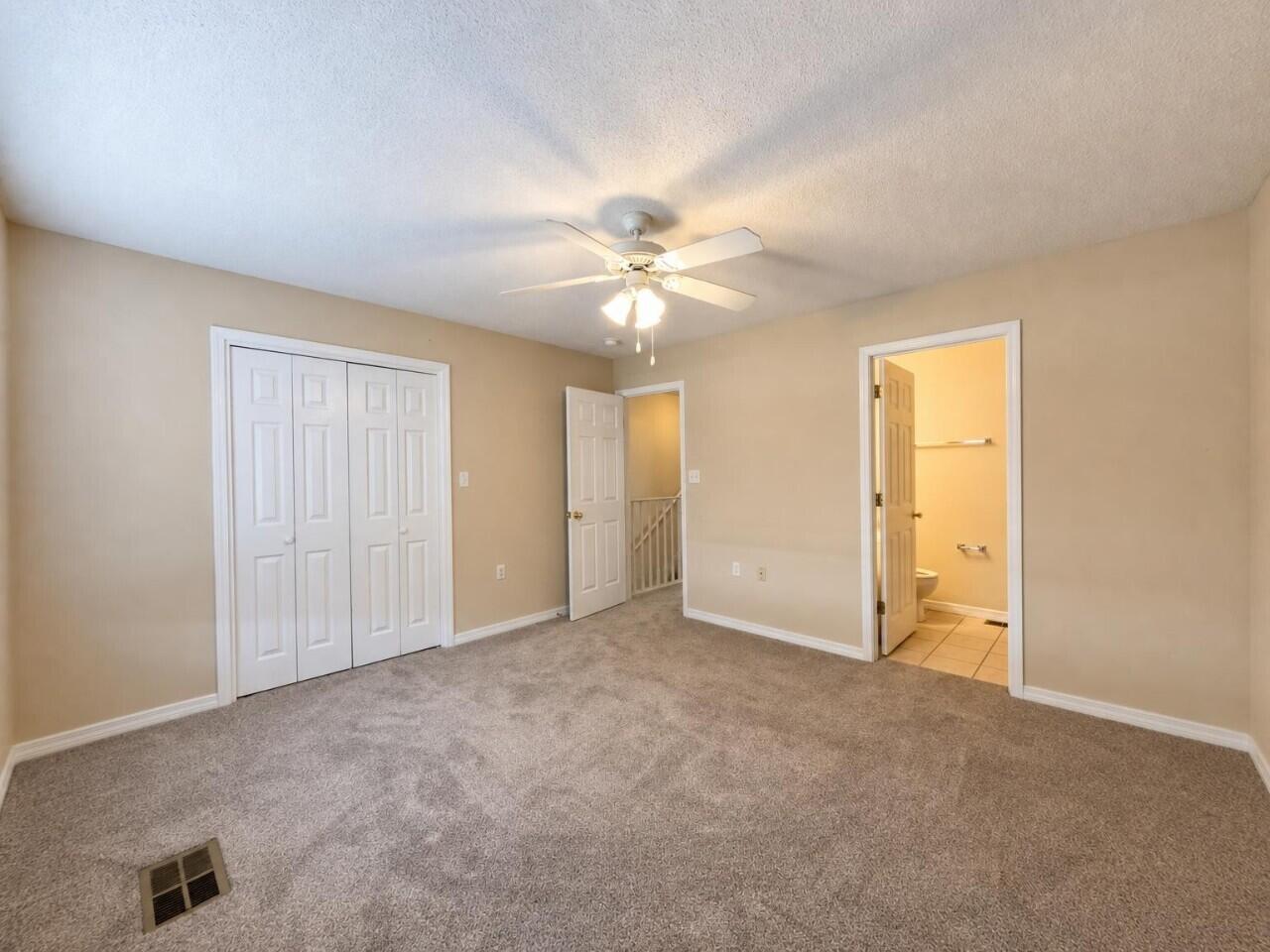 OAK PARK TOWNHOMES - Residential Lease