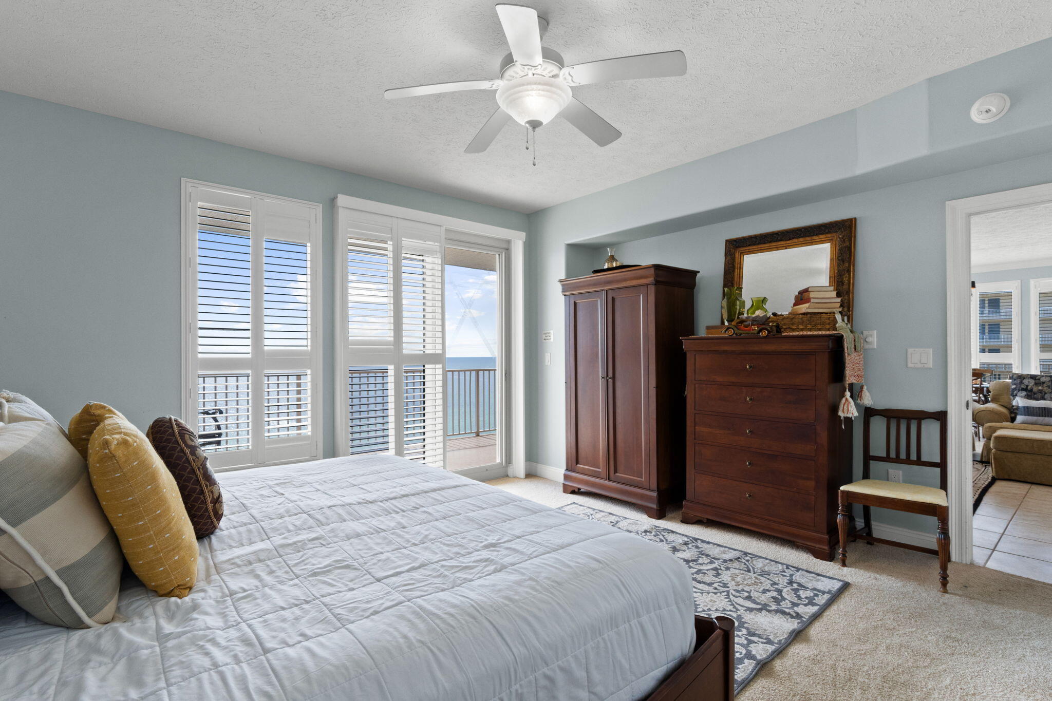 TREASURE ISLAND - Residential