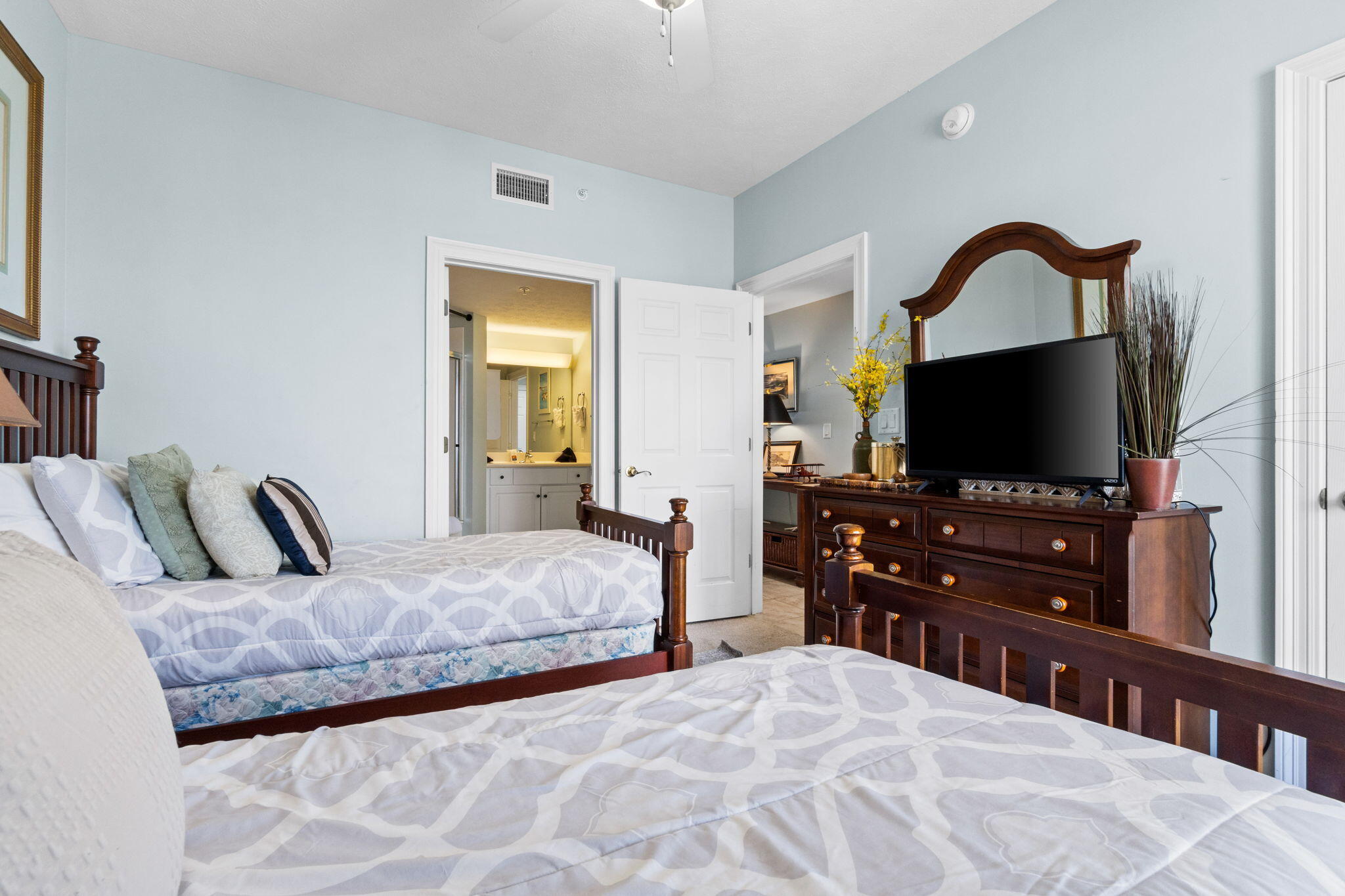 TREASURE ISLAND - Residential