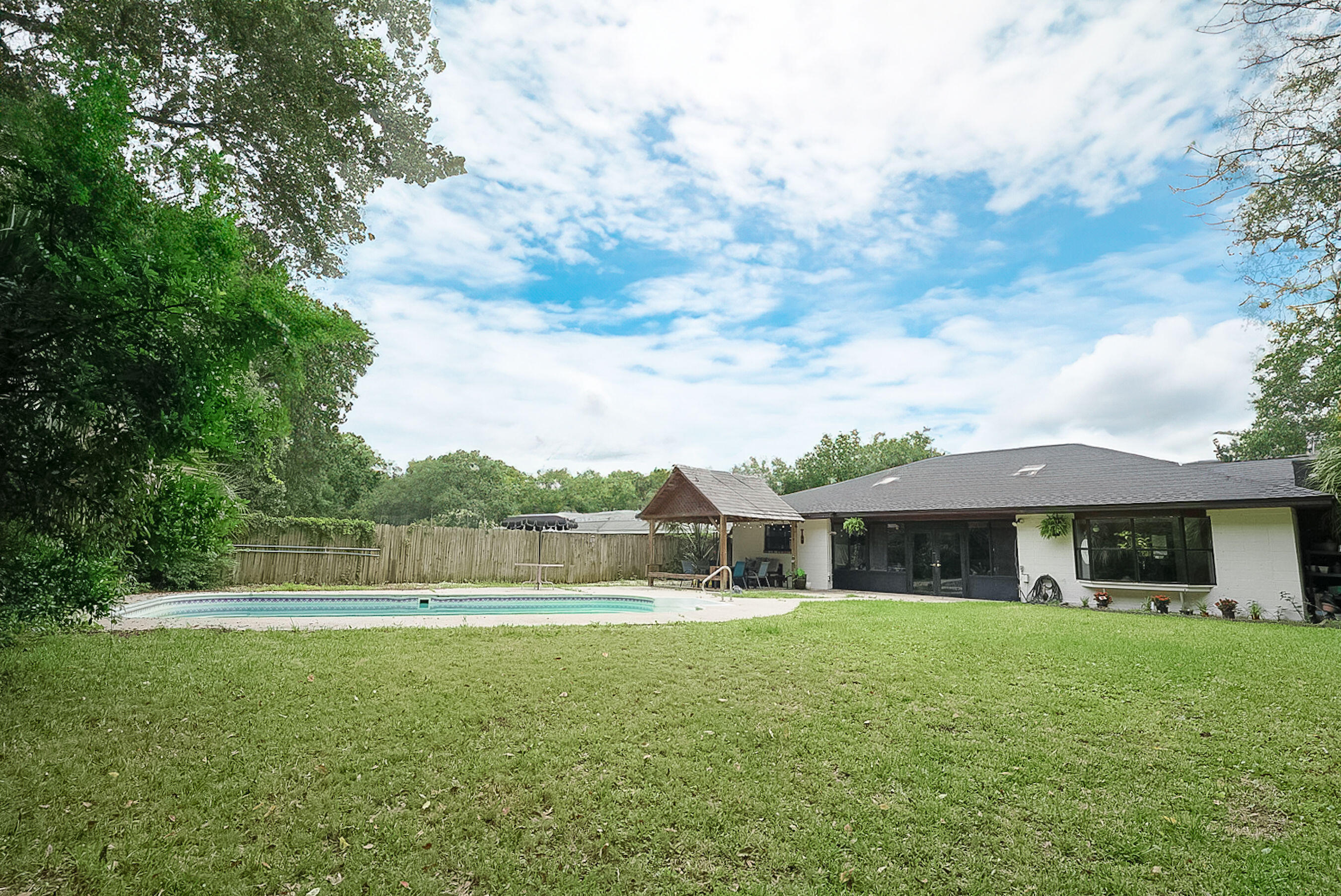 VILLA RUSS PARK - Residential
