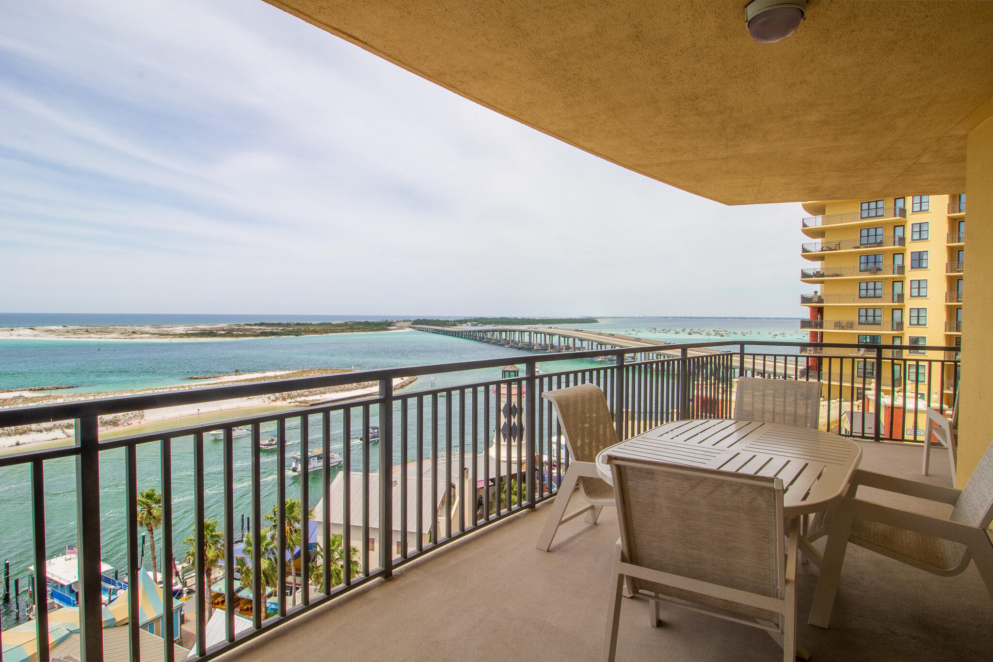 EMERALD GRANDE - Residential