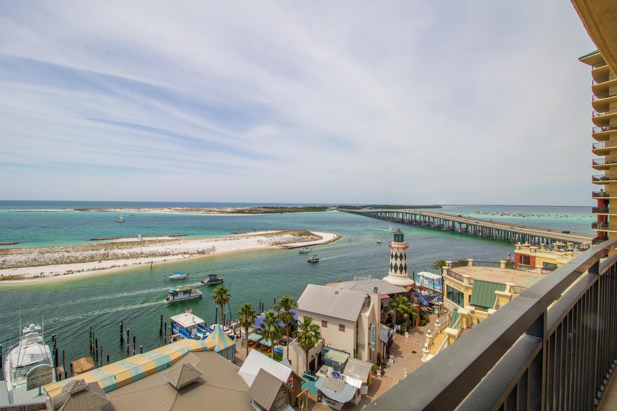 EMERALD GRANDE - Residential