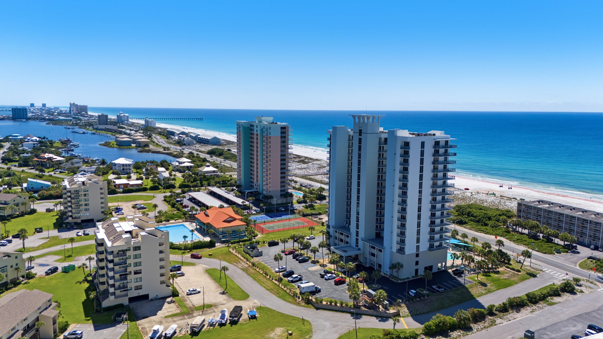 EMERALD DOLPHIN - Residential