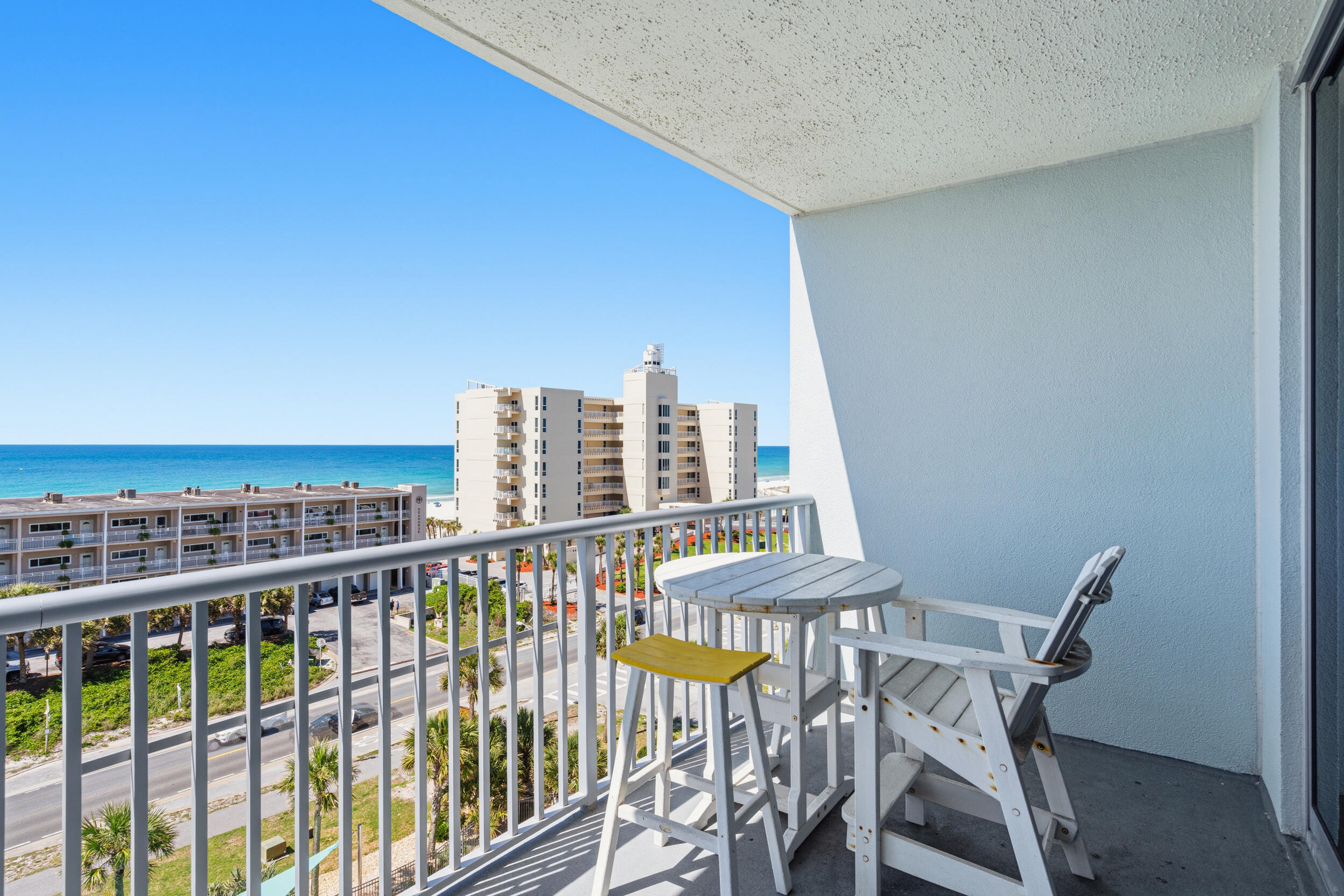 EMERALD DOLPHIN - Residential