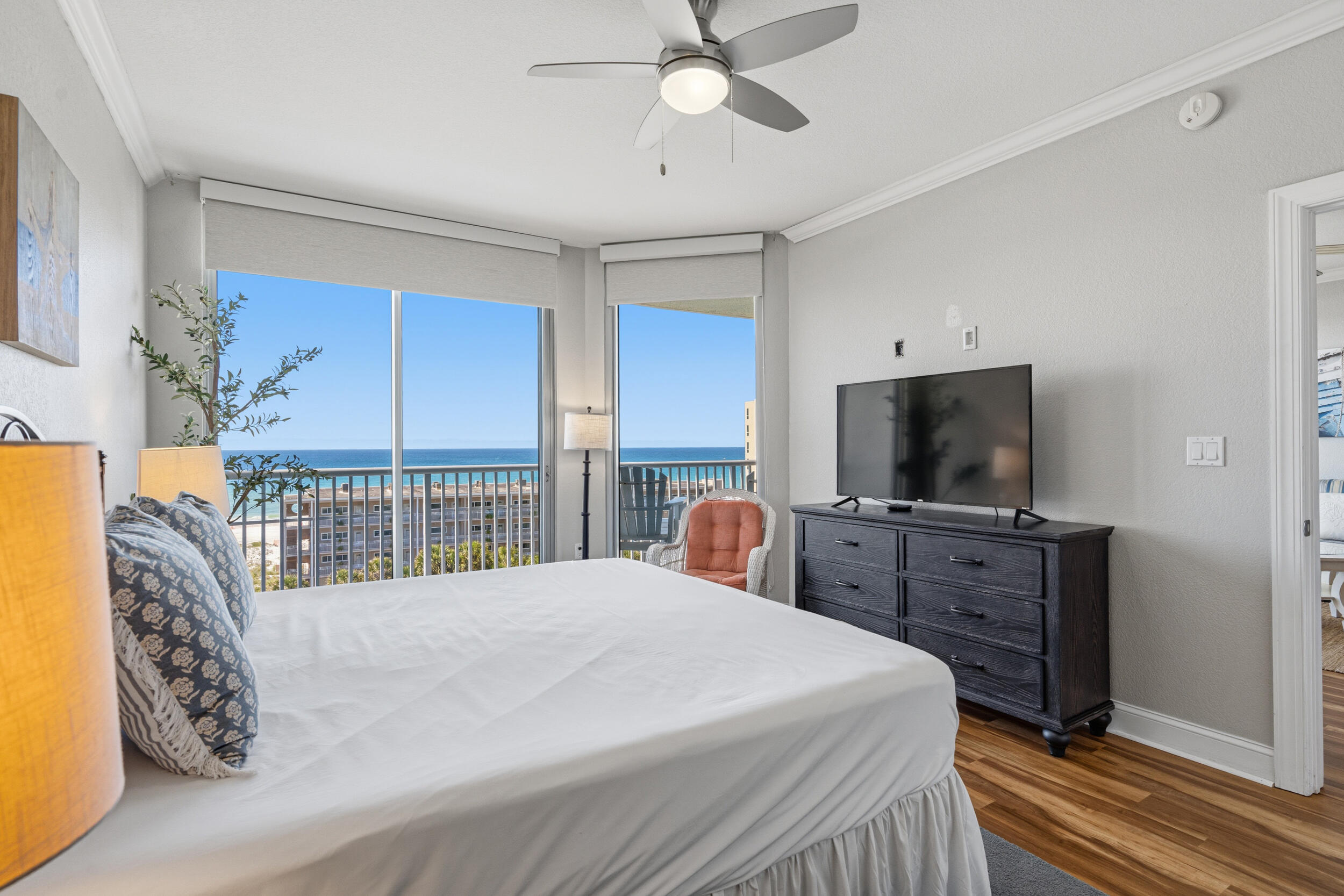 EMERALD DOLPHIN - Residential