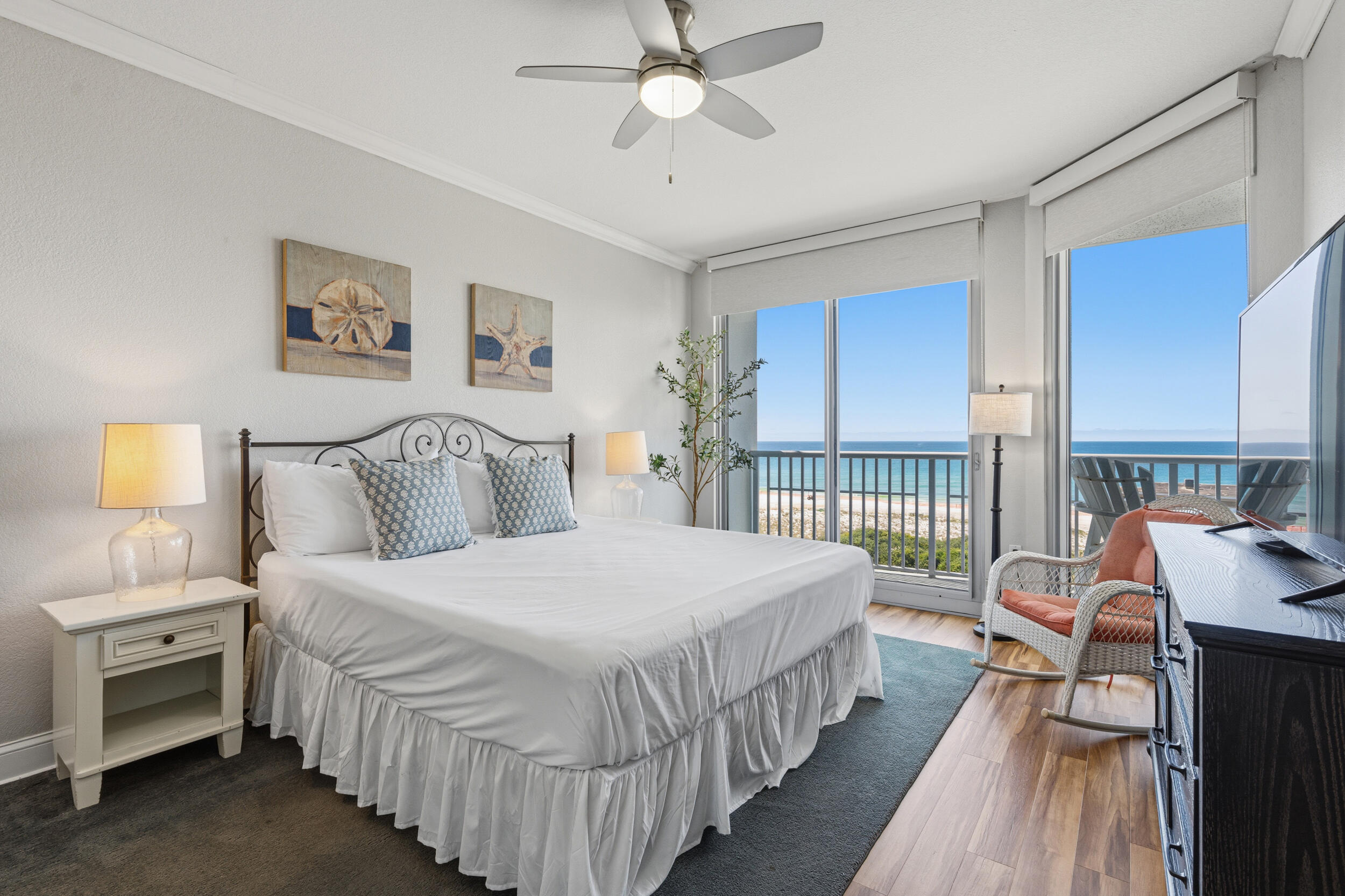 EMERALD DOLPHIN - Residential