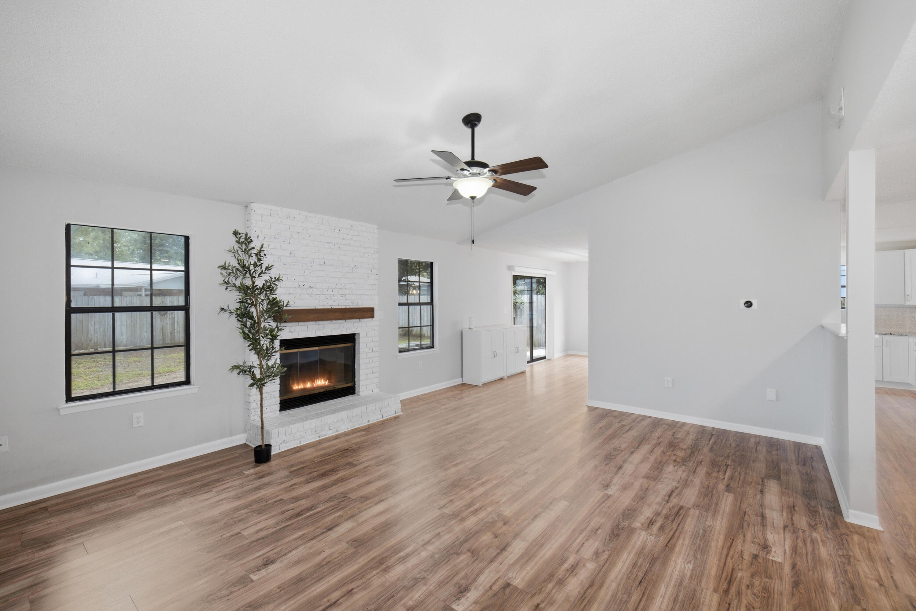 CREEKSIDE 4 - Residential