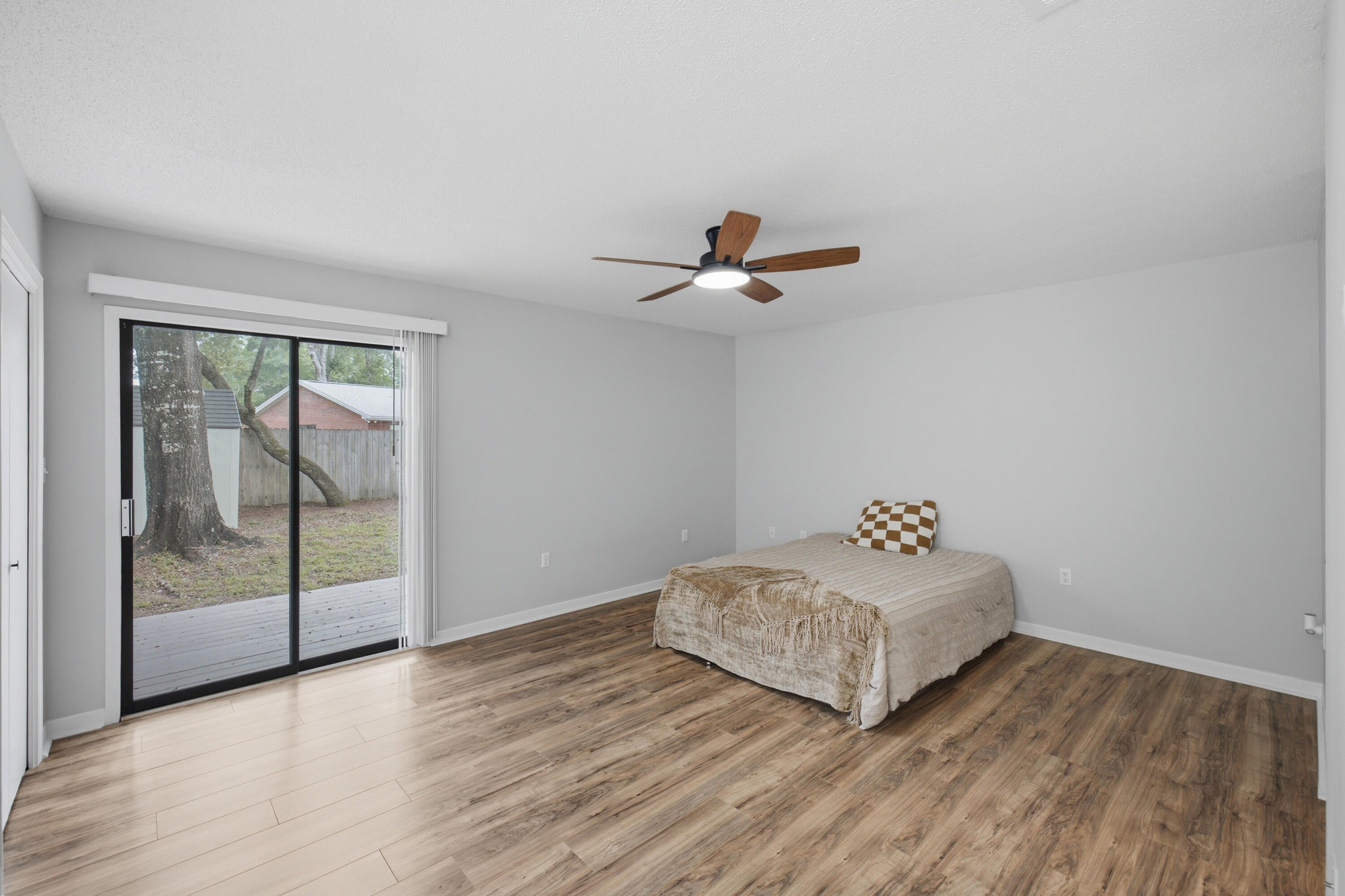 CREEKSIDE 4 - Residential