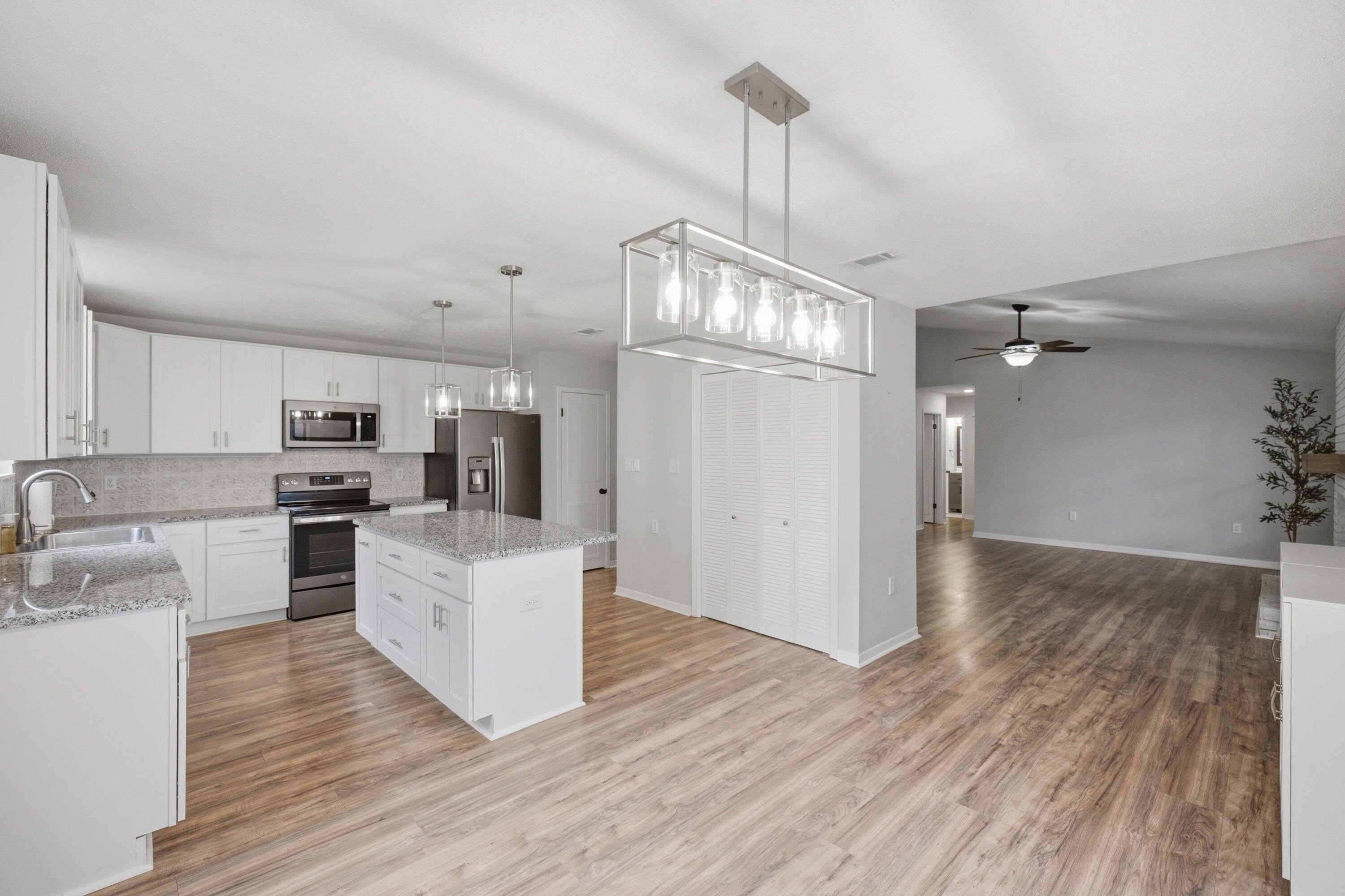 CREEKSIDE 4 - Residential