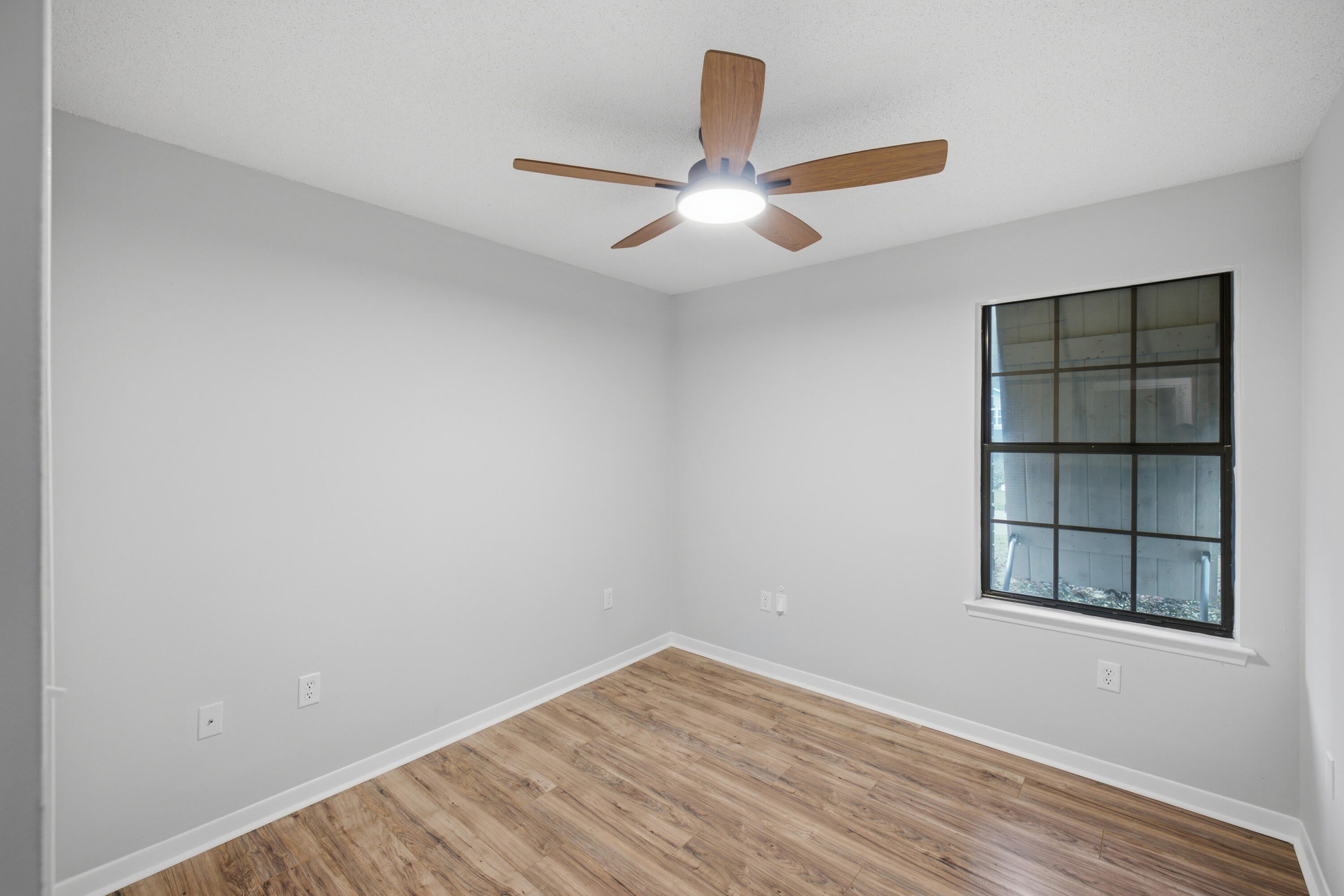 CREEKSIDE 4 - Residential