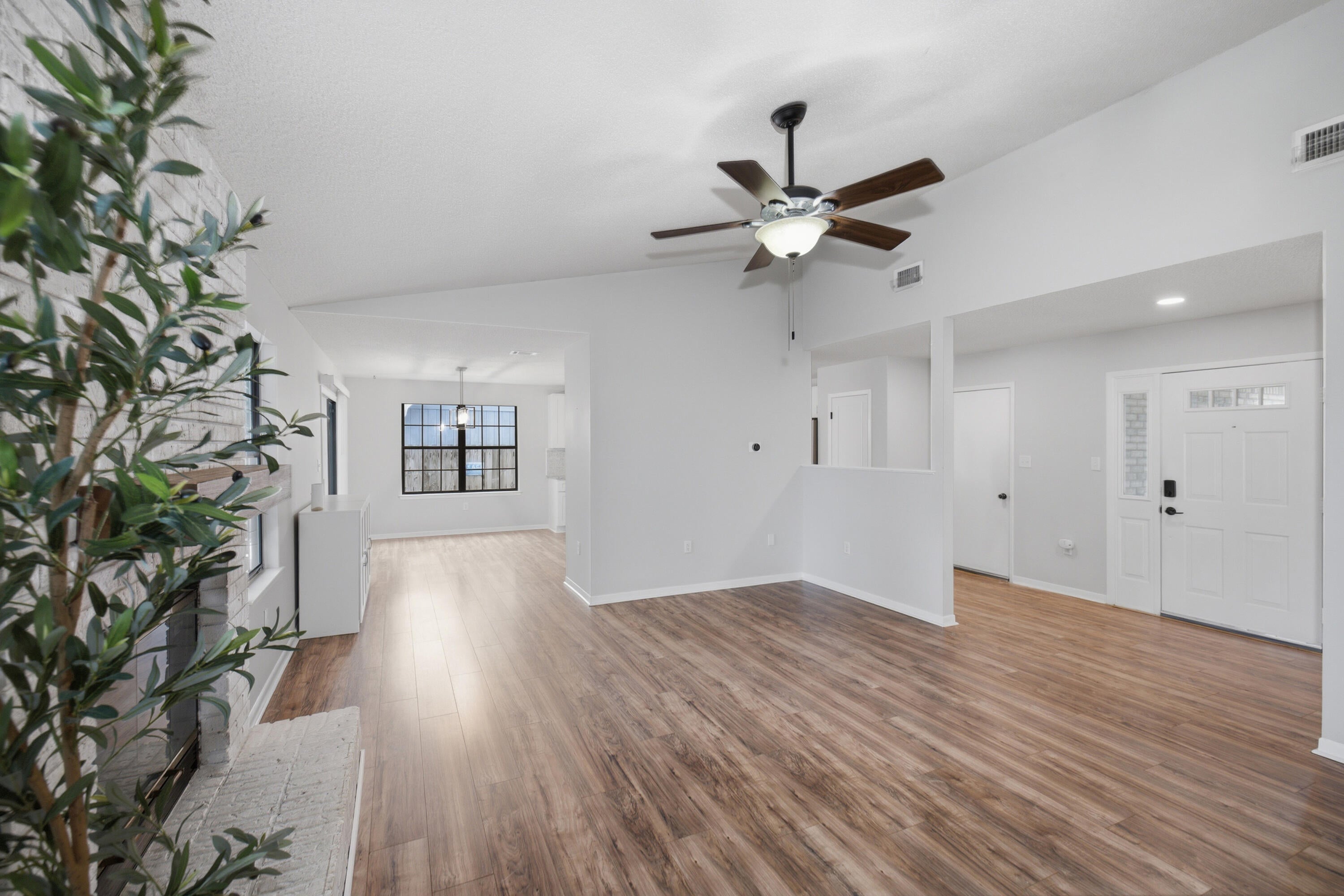 CREEKSIDE 4 - Residential
