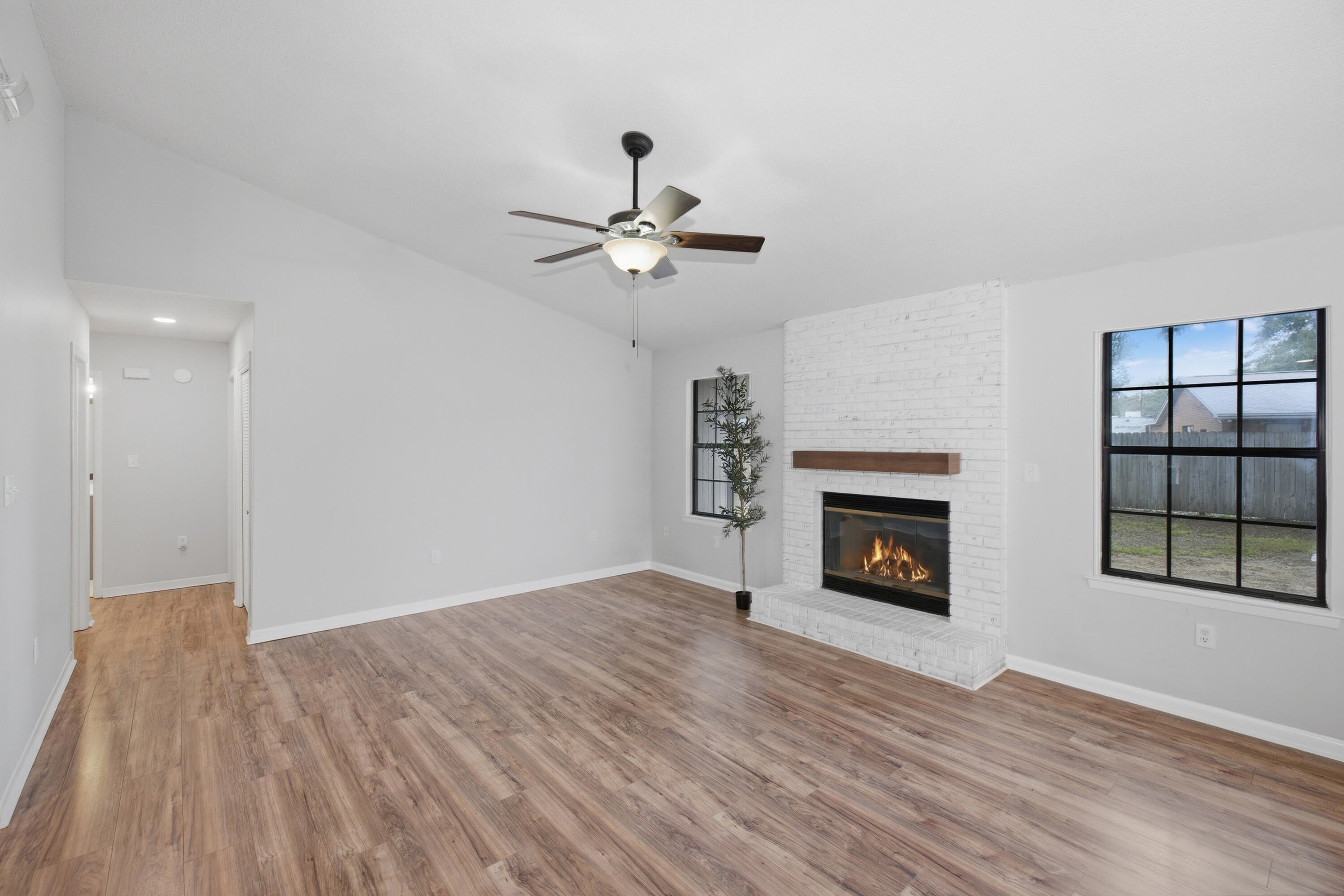 CREEKSIDE 4 - Residential