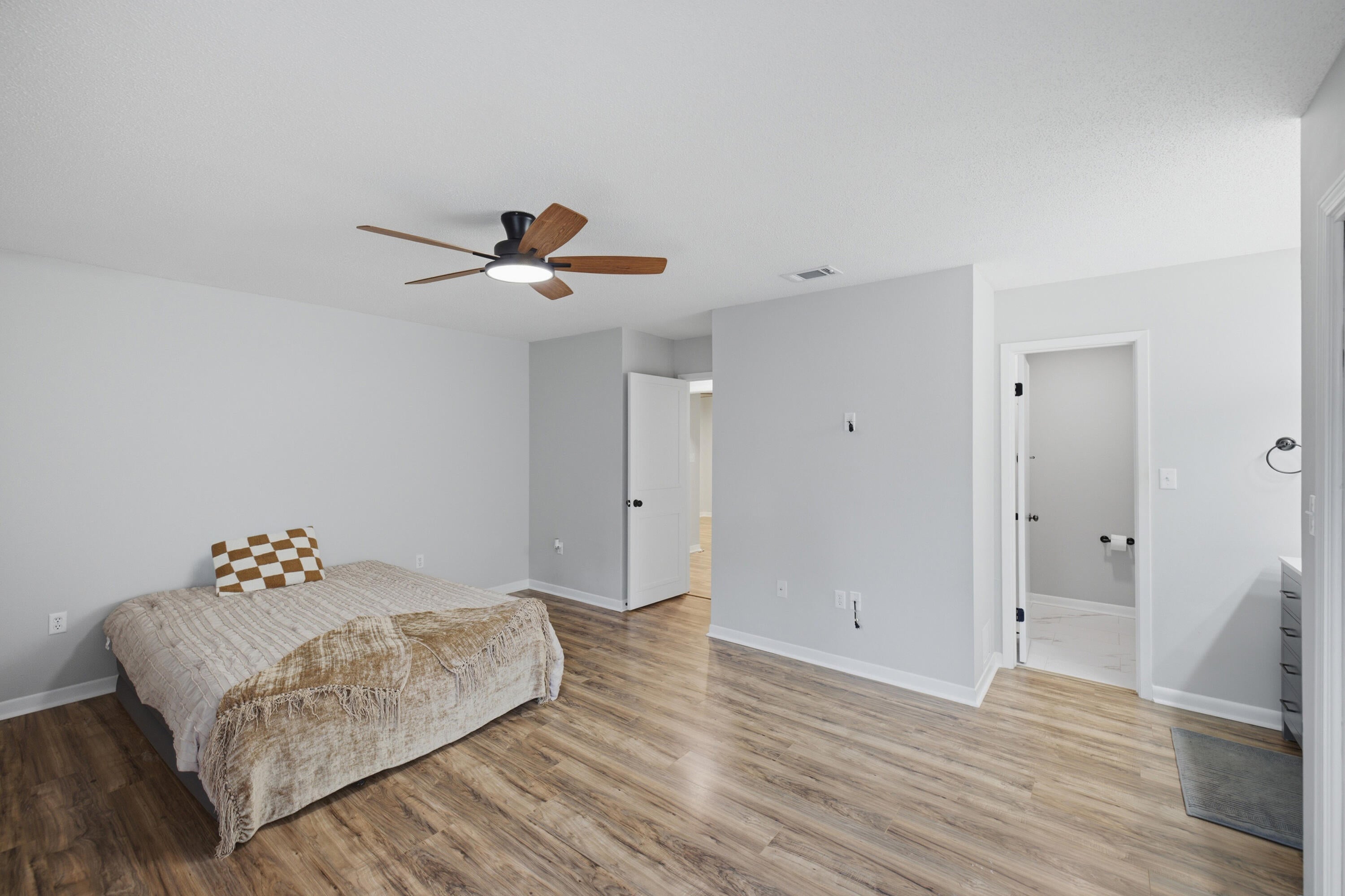 CREEKSIDE 4 - Residential