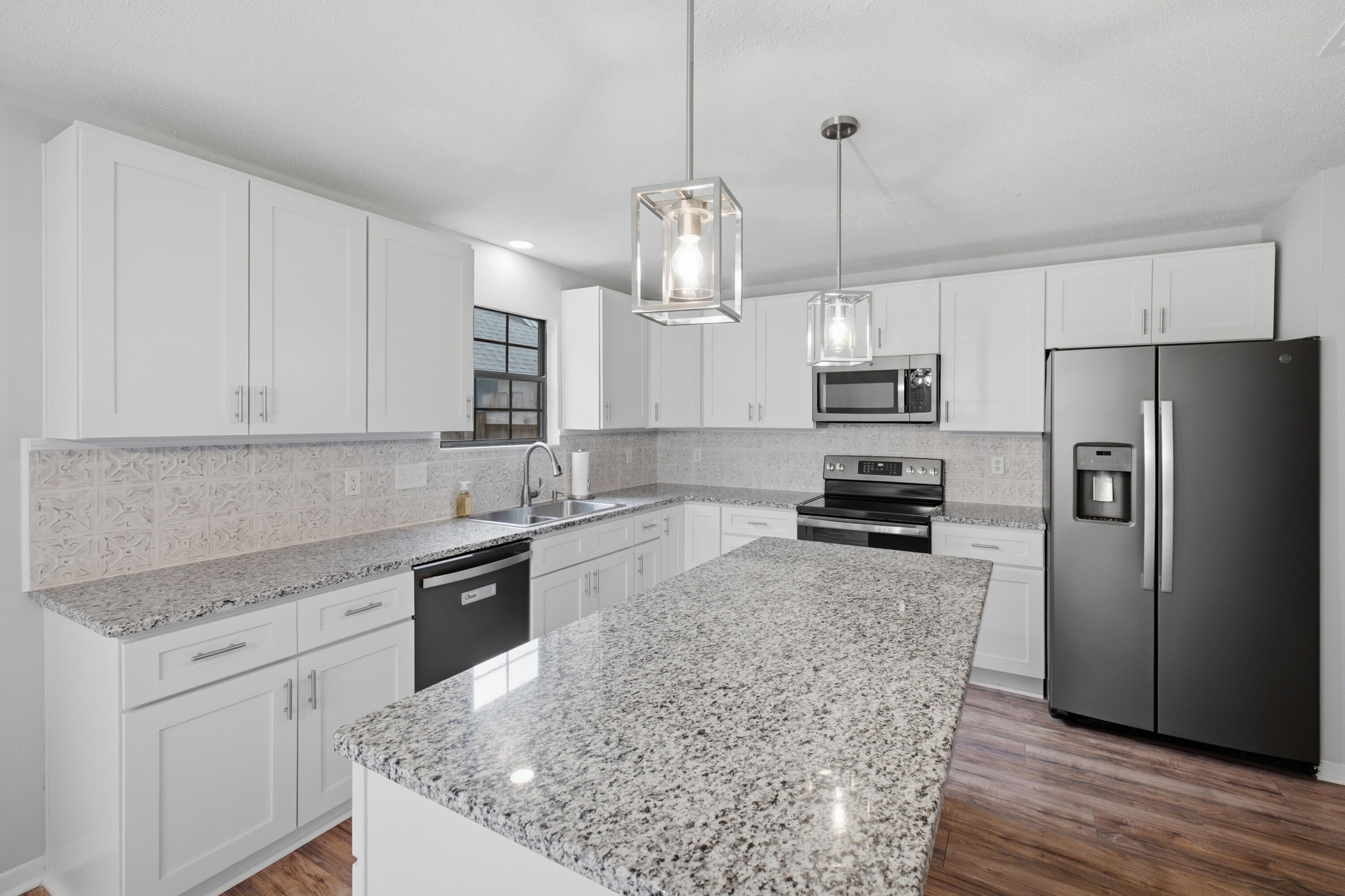 CREEKSIDE 4 - Residential