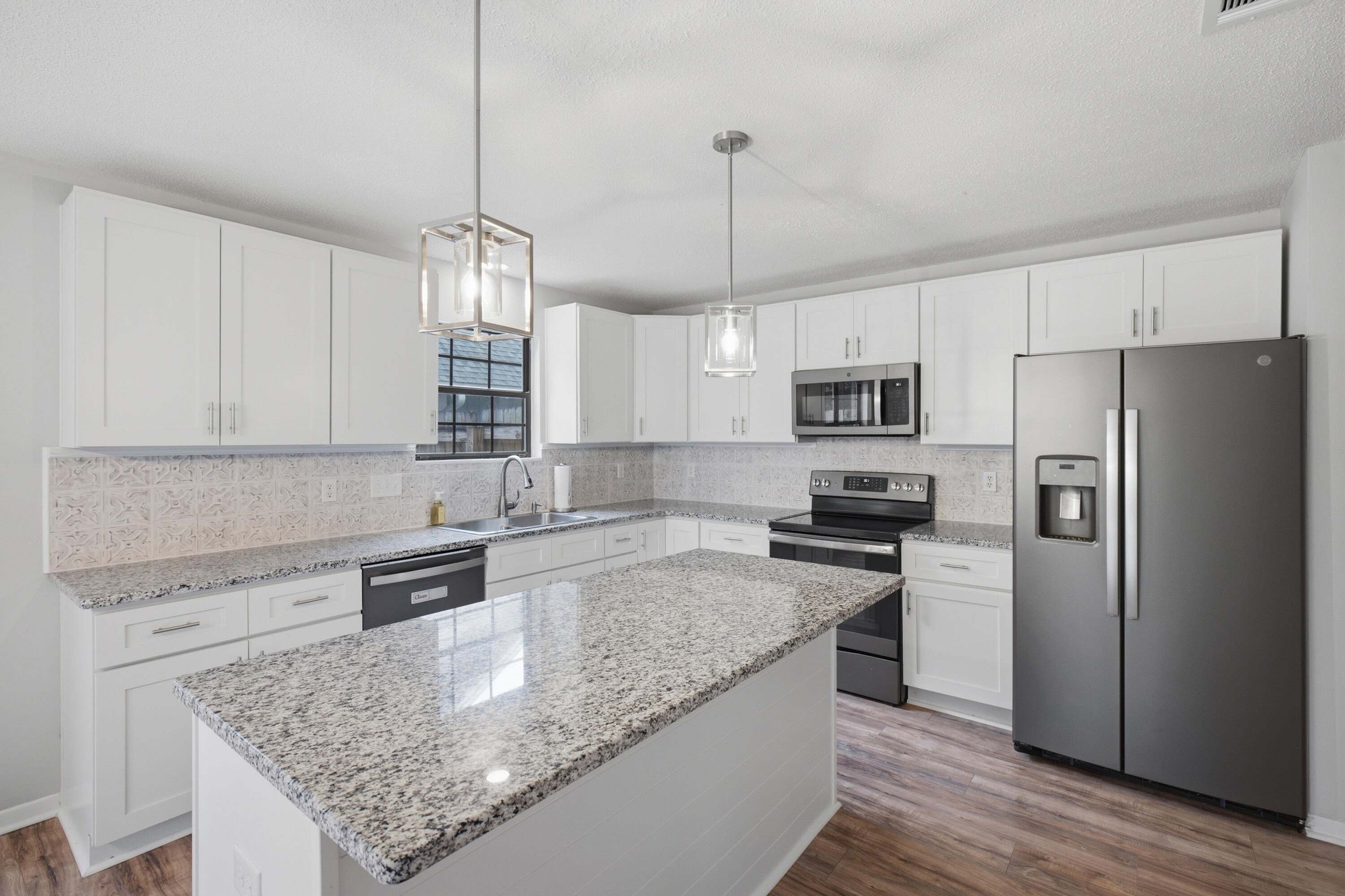 CREEKSIDE 4 - Residential