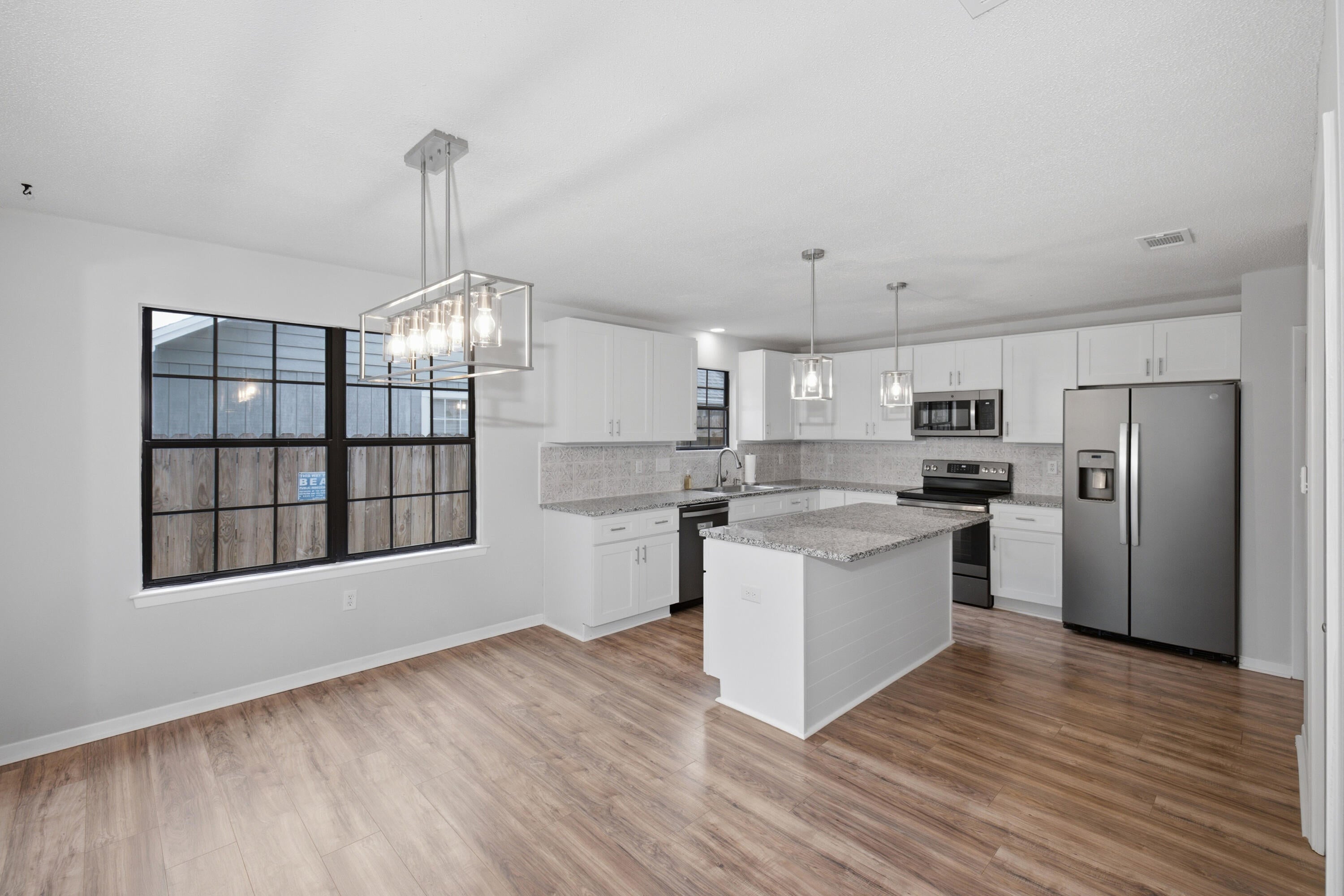 CREEKSIDE 4 - Residential