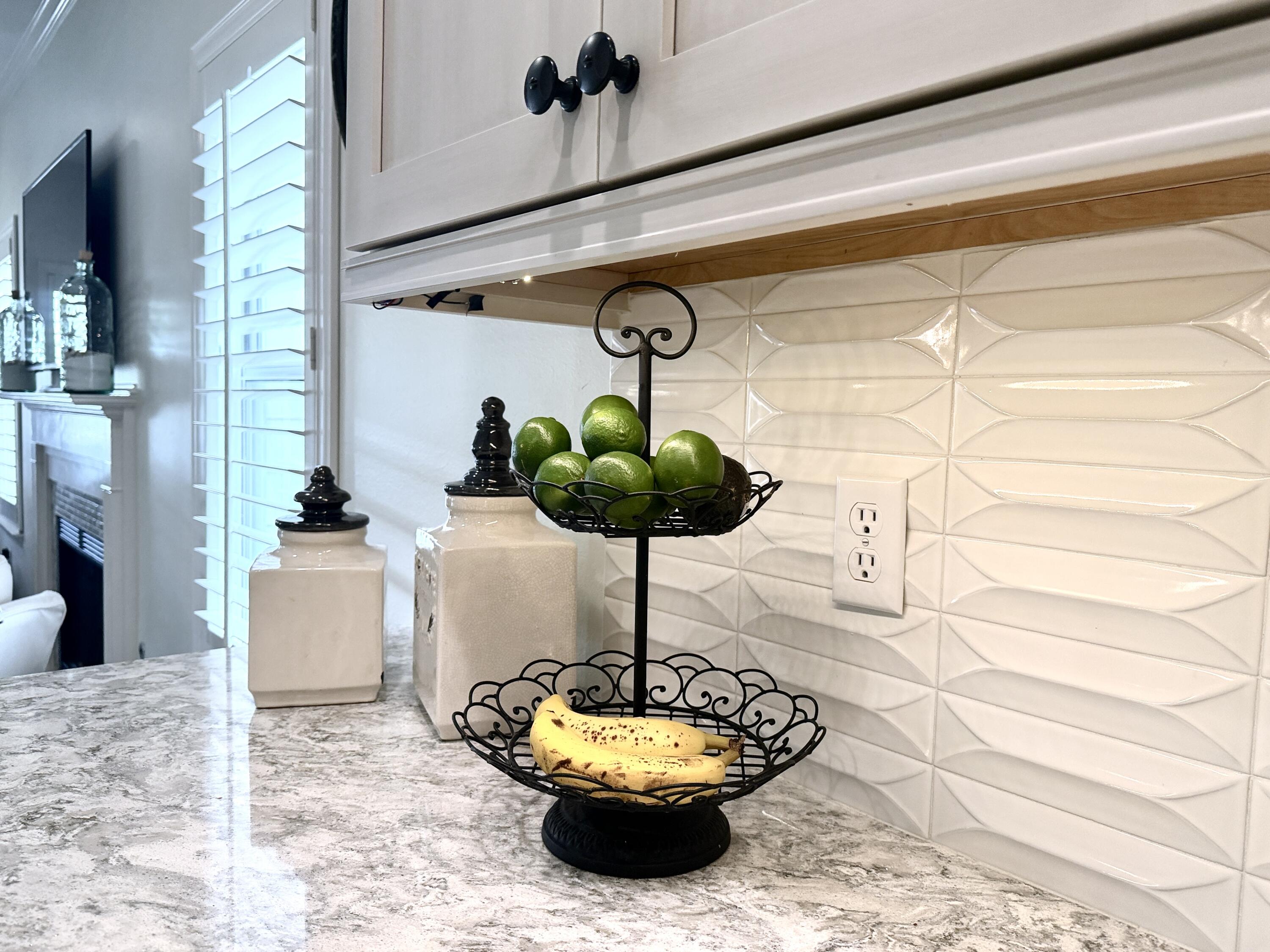 CRYSTAL SHORES - Residential