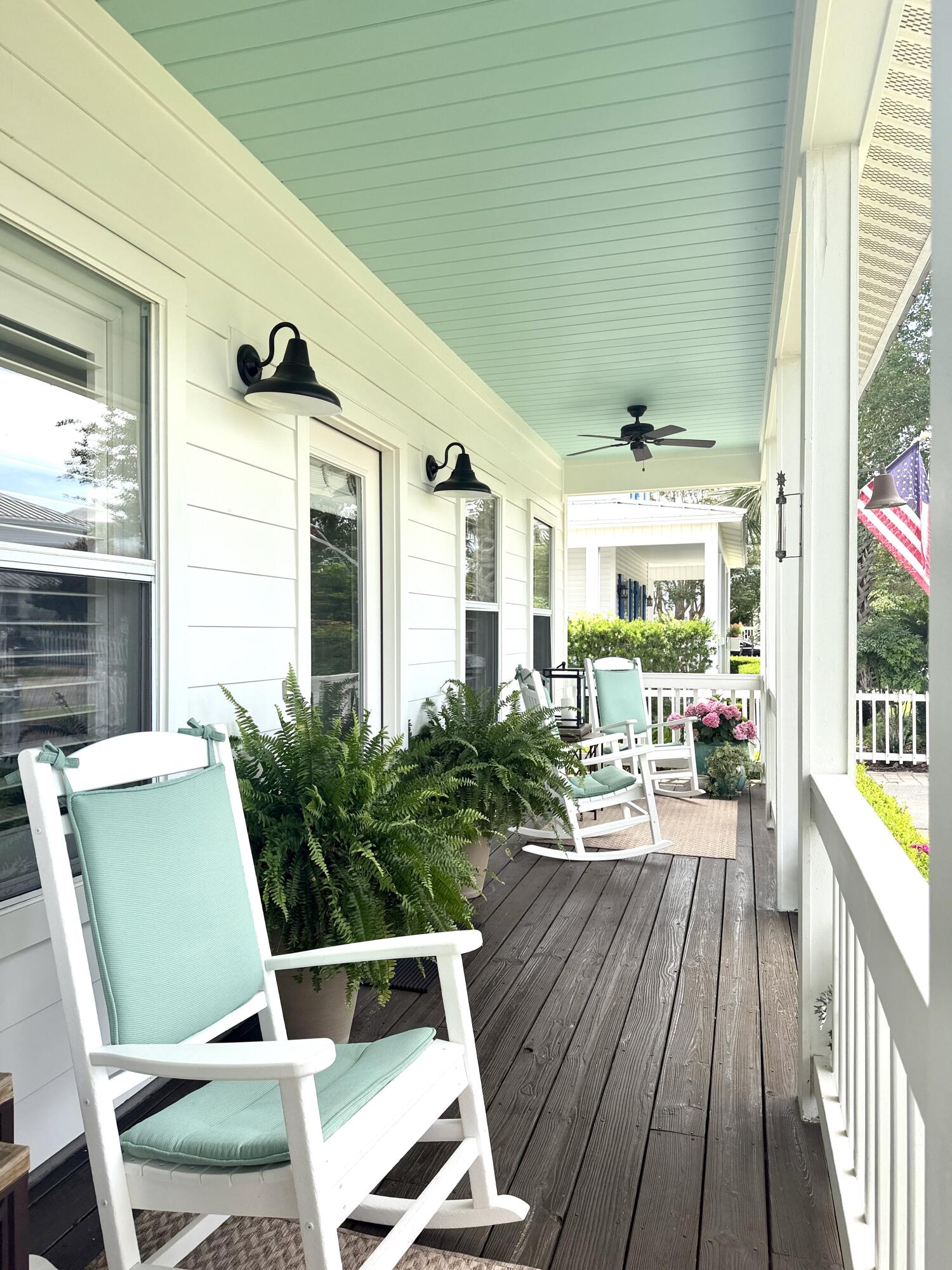 CRYSTAL SHORES - Residential
