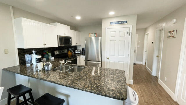 MARAVILLA CONDO 1 - Residential
