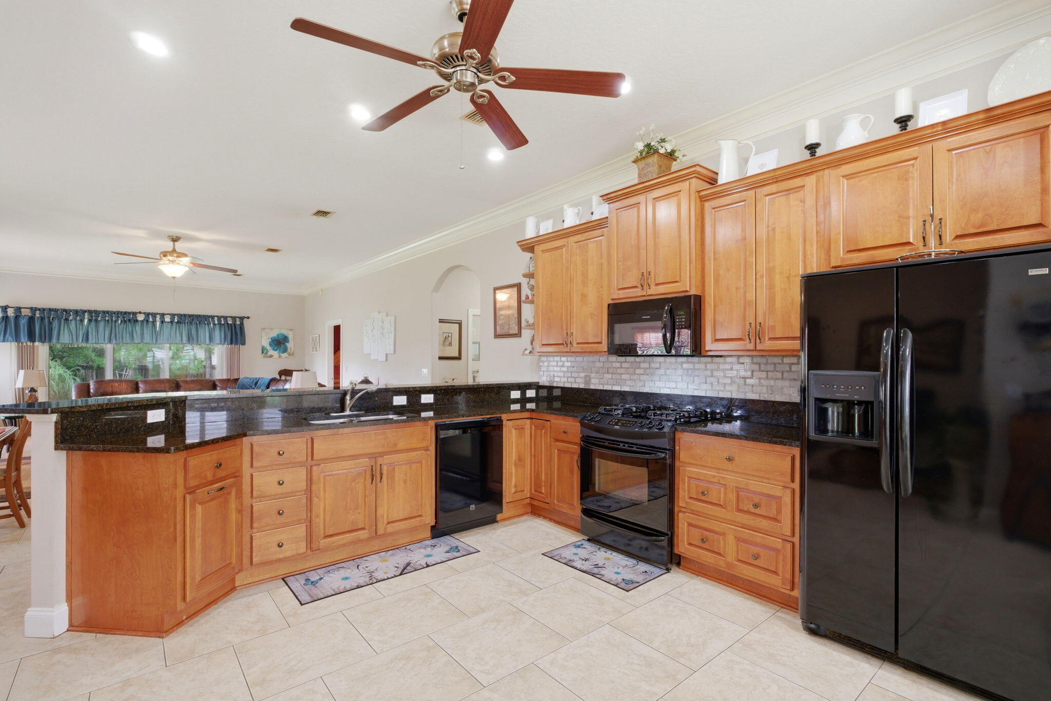 PRITCHARD POINT - Residential