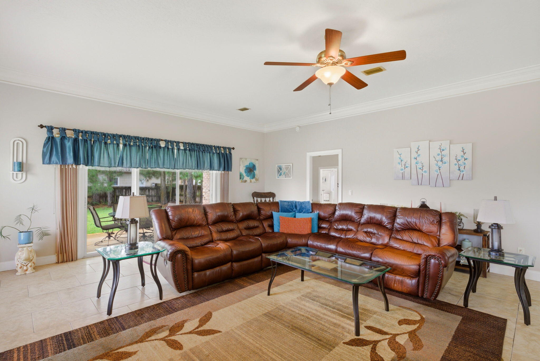PRITCHARD POINT - Residential