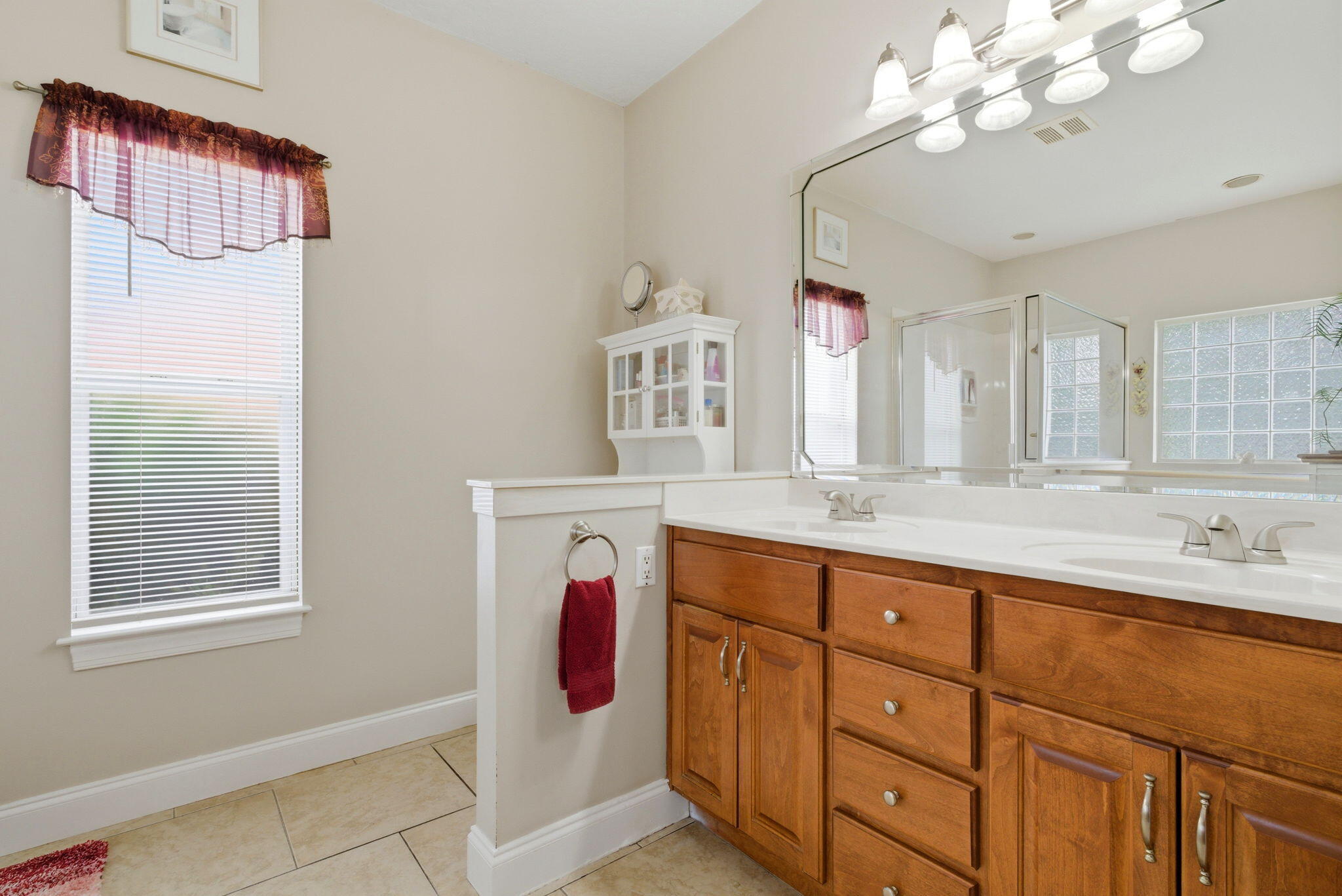 PRITCHARD POINT - Residential