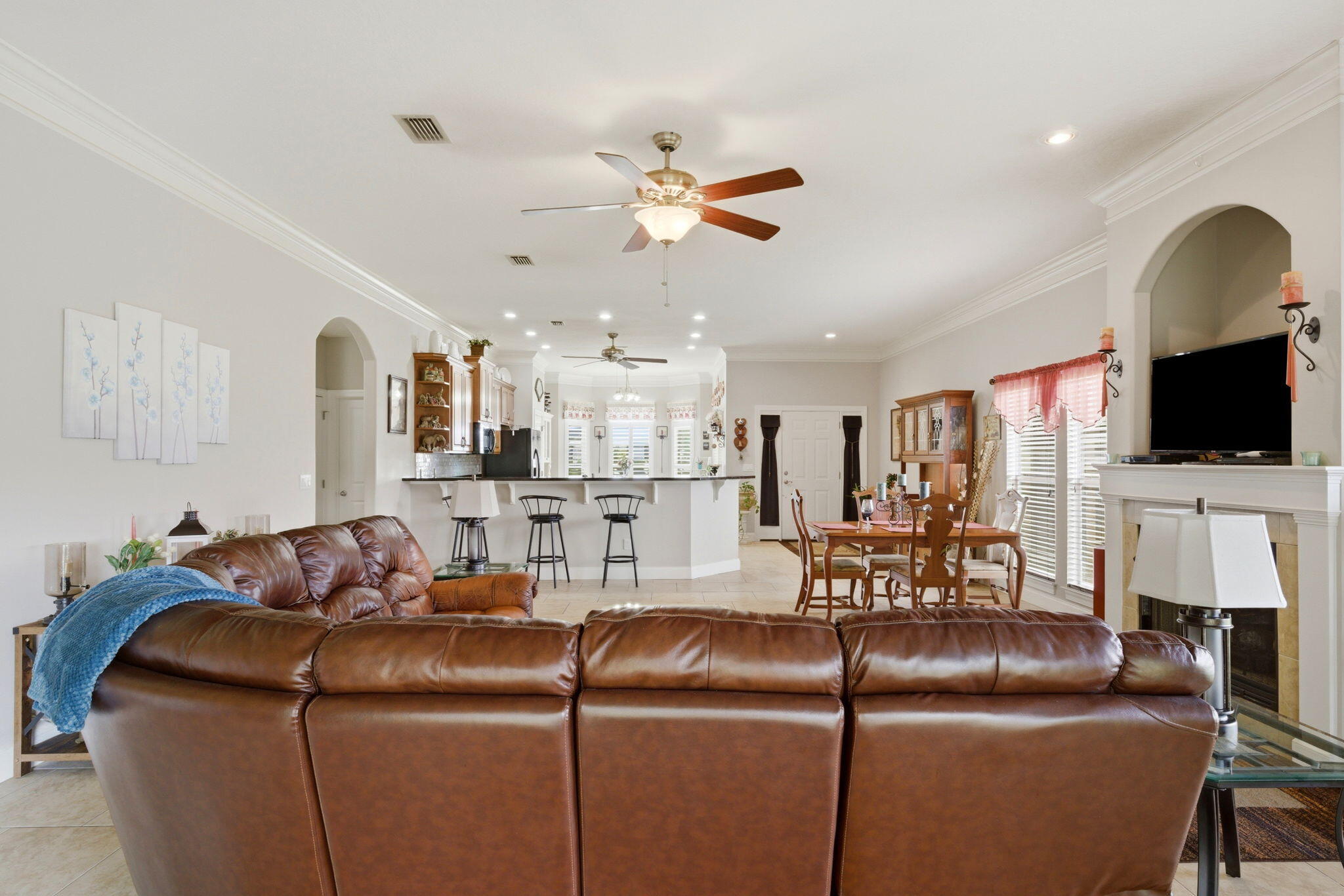 PRITCHARD POINT - Residential