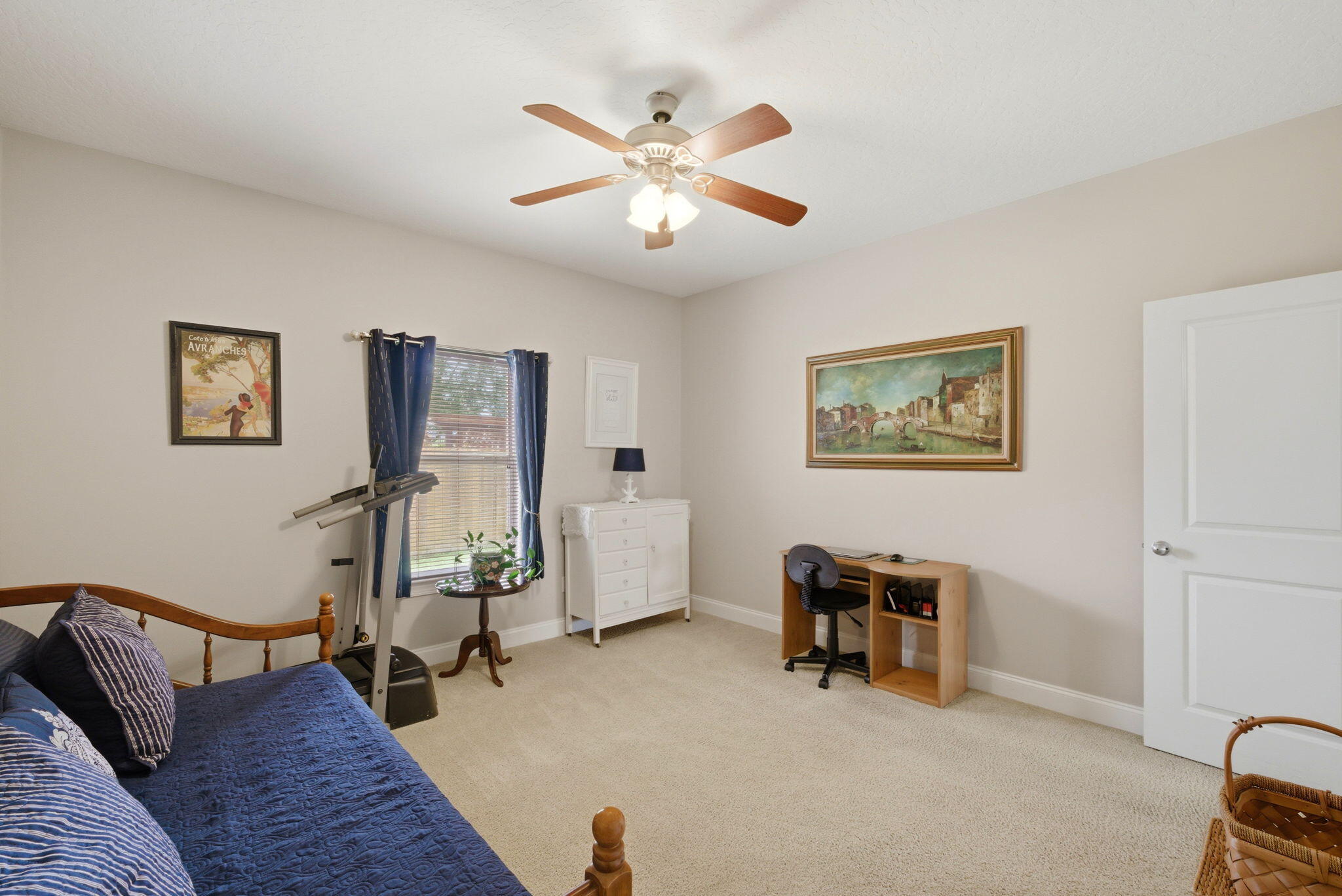 PRITCHARD POINT - Residential