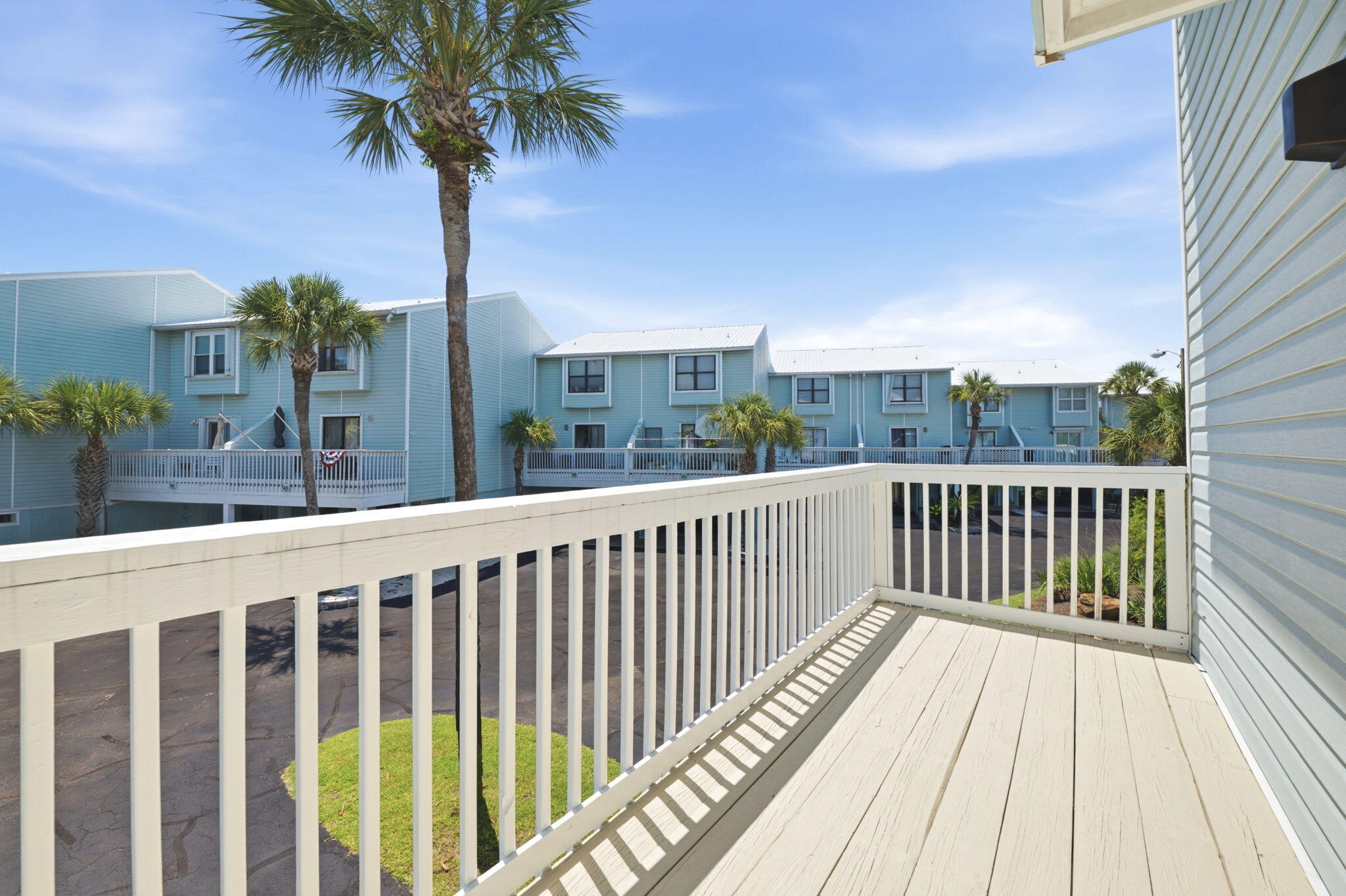 SANDCASTLE BEACH HOMES - Residential