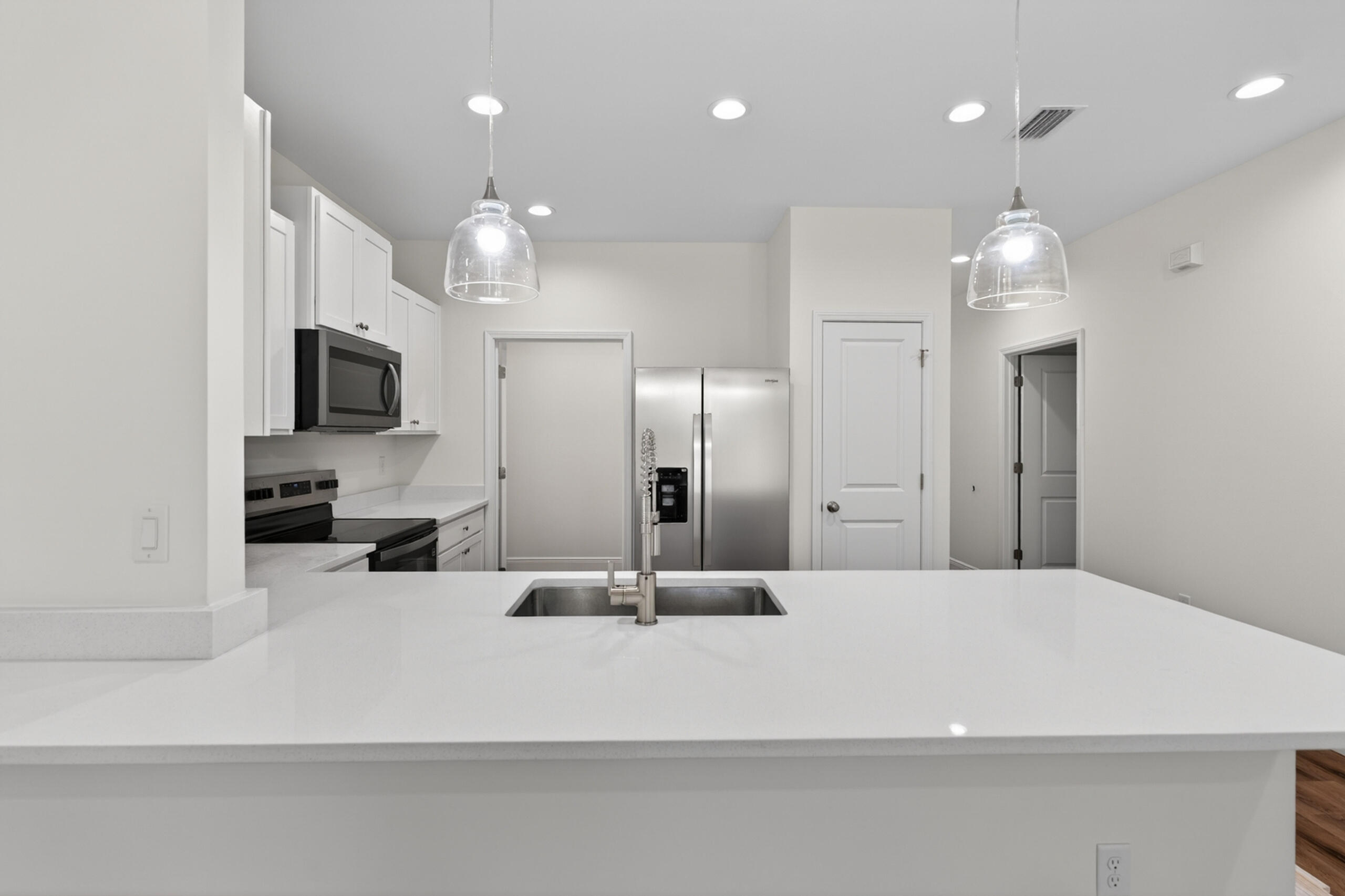 CRESCENT SHORES - Residential
