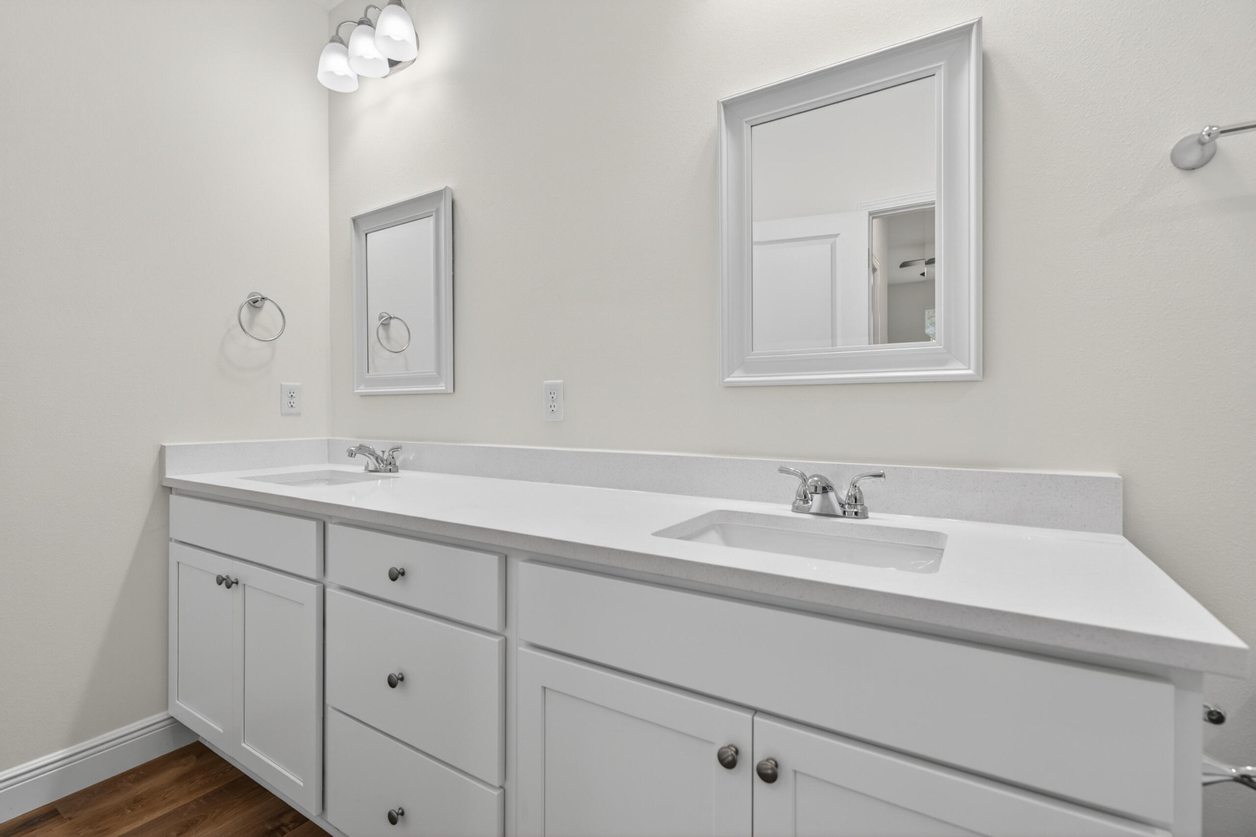 CRESCENT SHORES - Residential