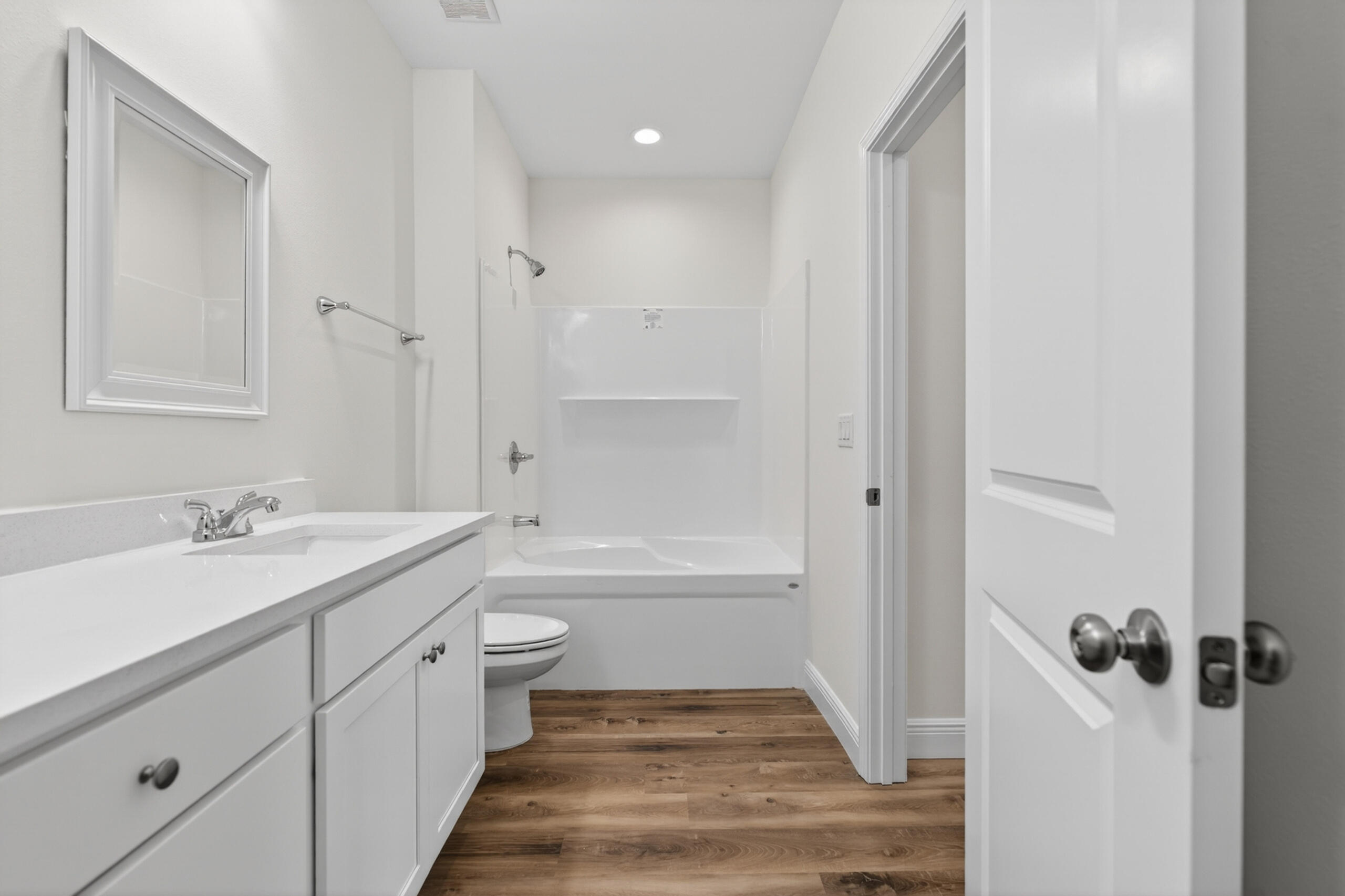 CRESCENT SHORES - Residential