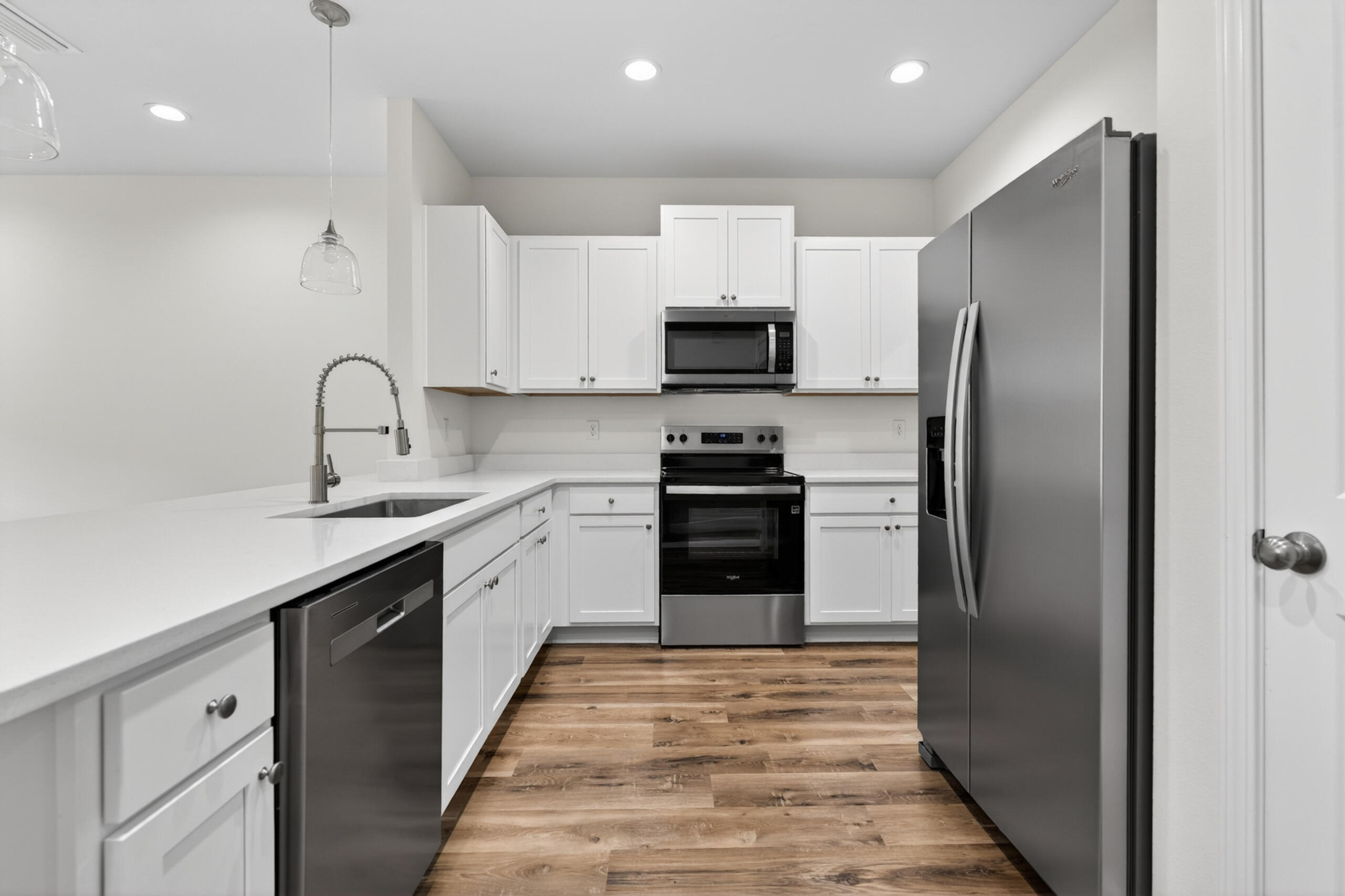 CRESCENT SHORES - Residential