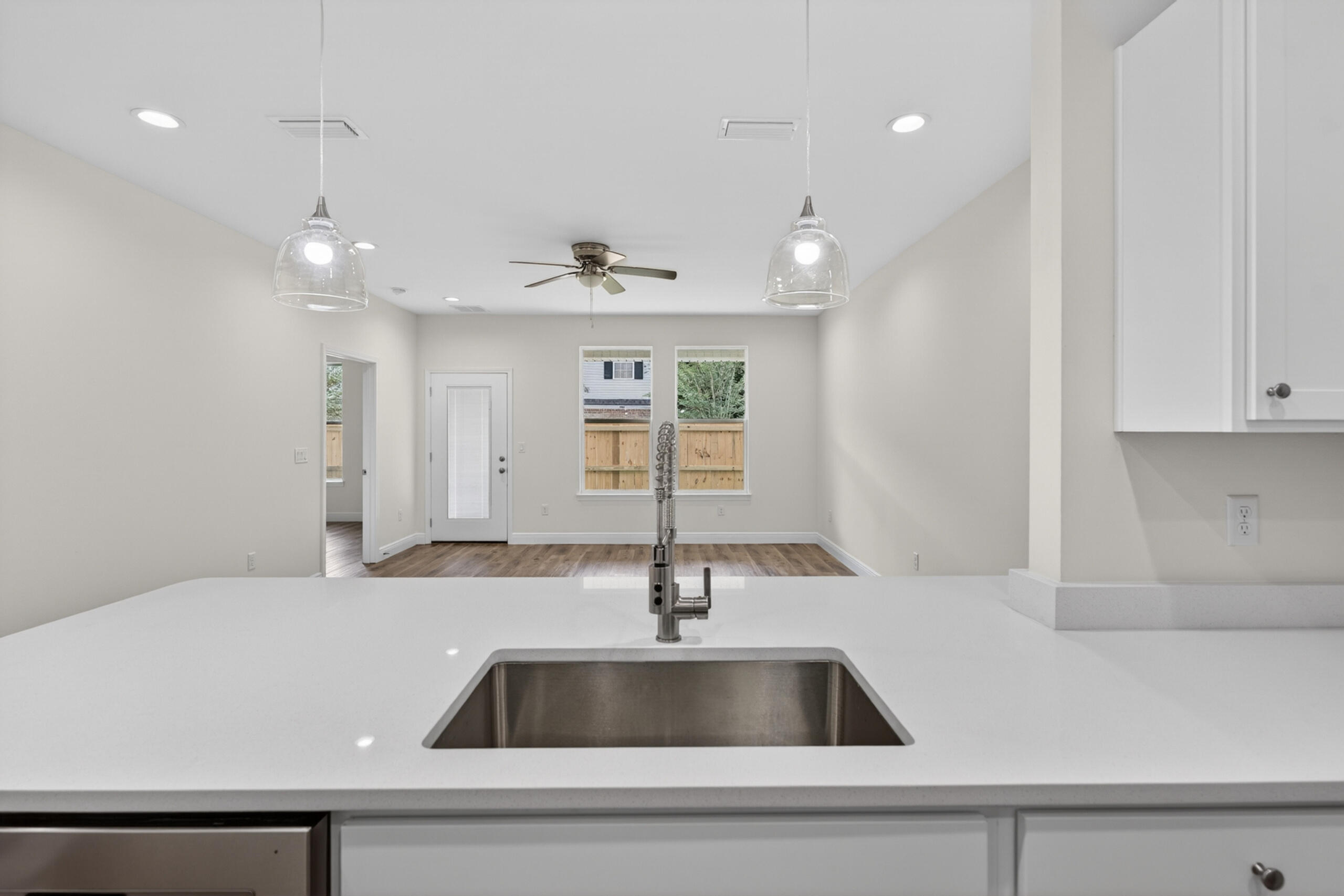 CRESCENT SHORES - Residential