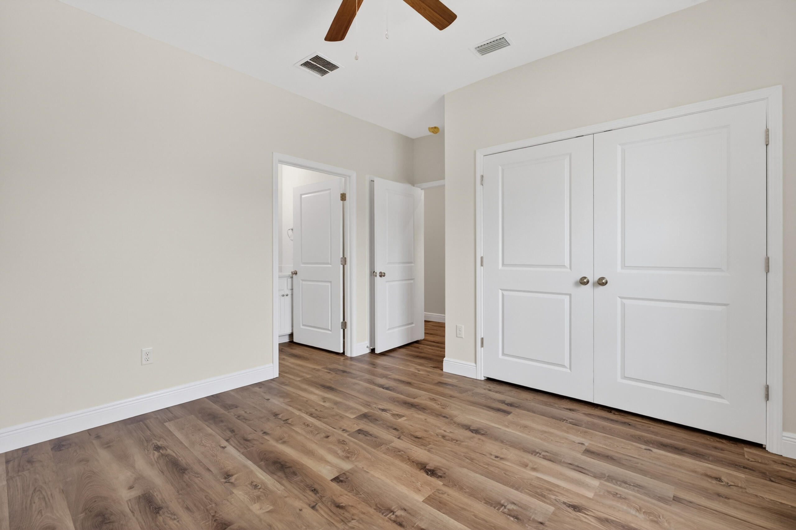 CRESCENT SHORES - Residential