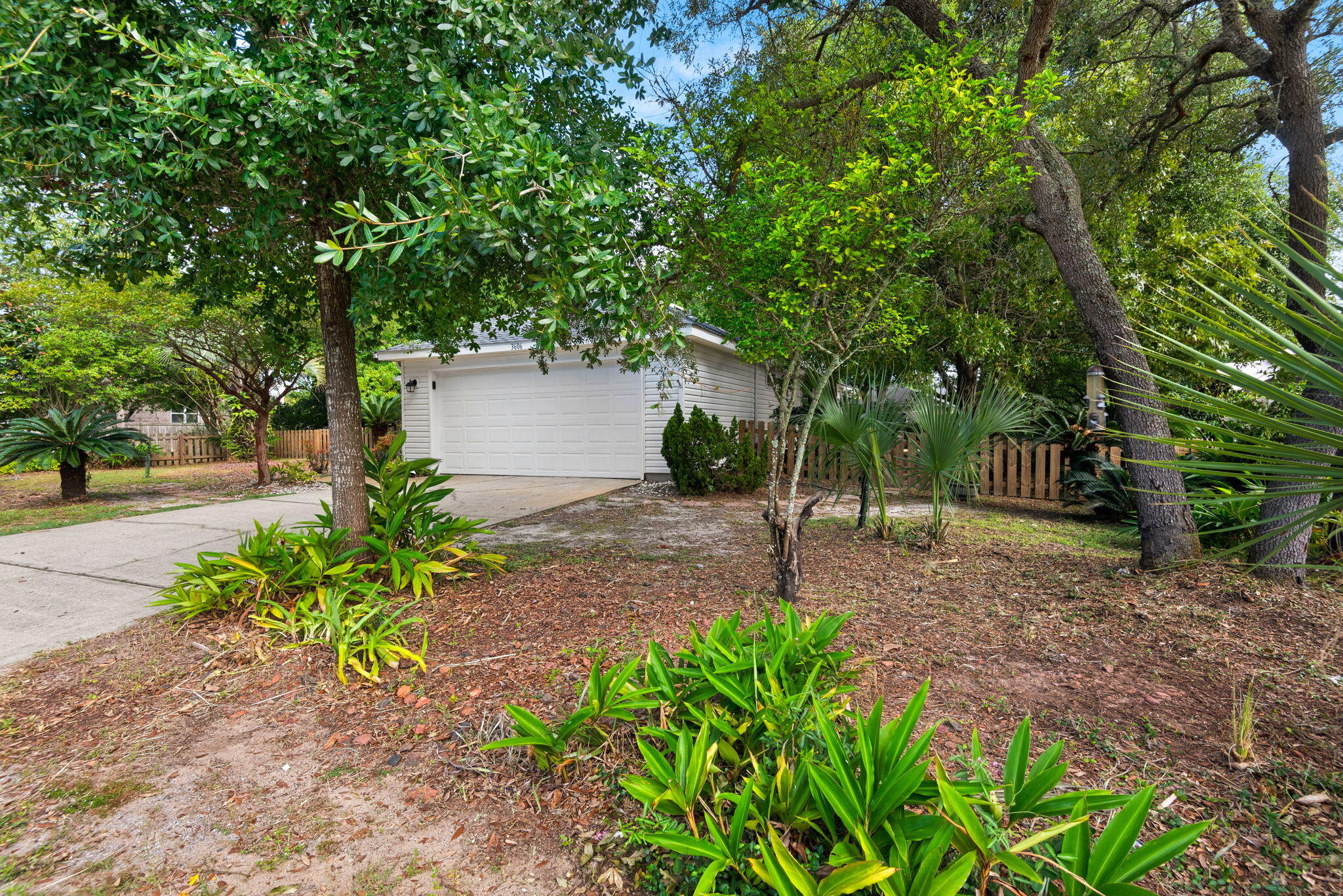NO RECORDED SUBDIVISION - Residential