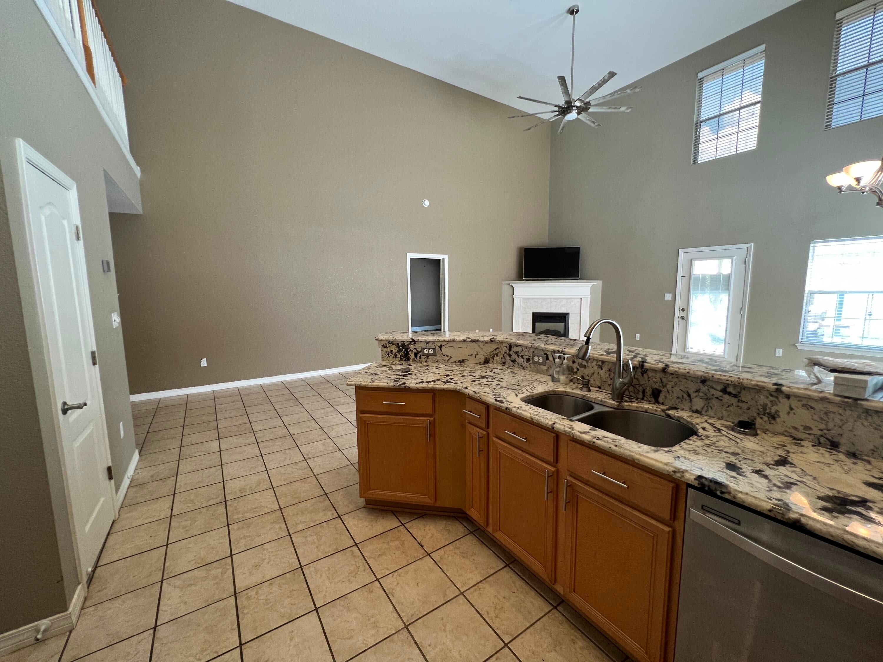 DRIFTWOOD ESTATES - Residential Lease