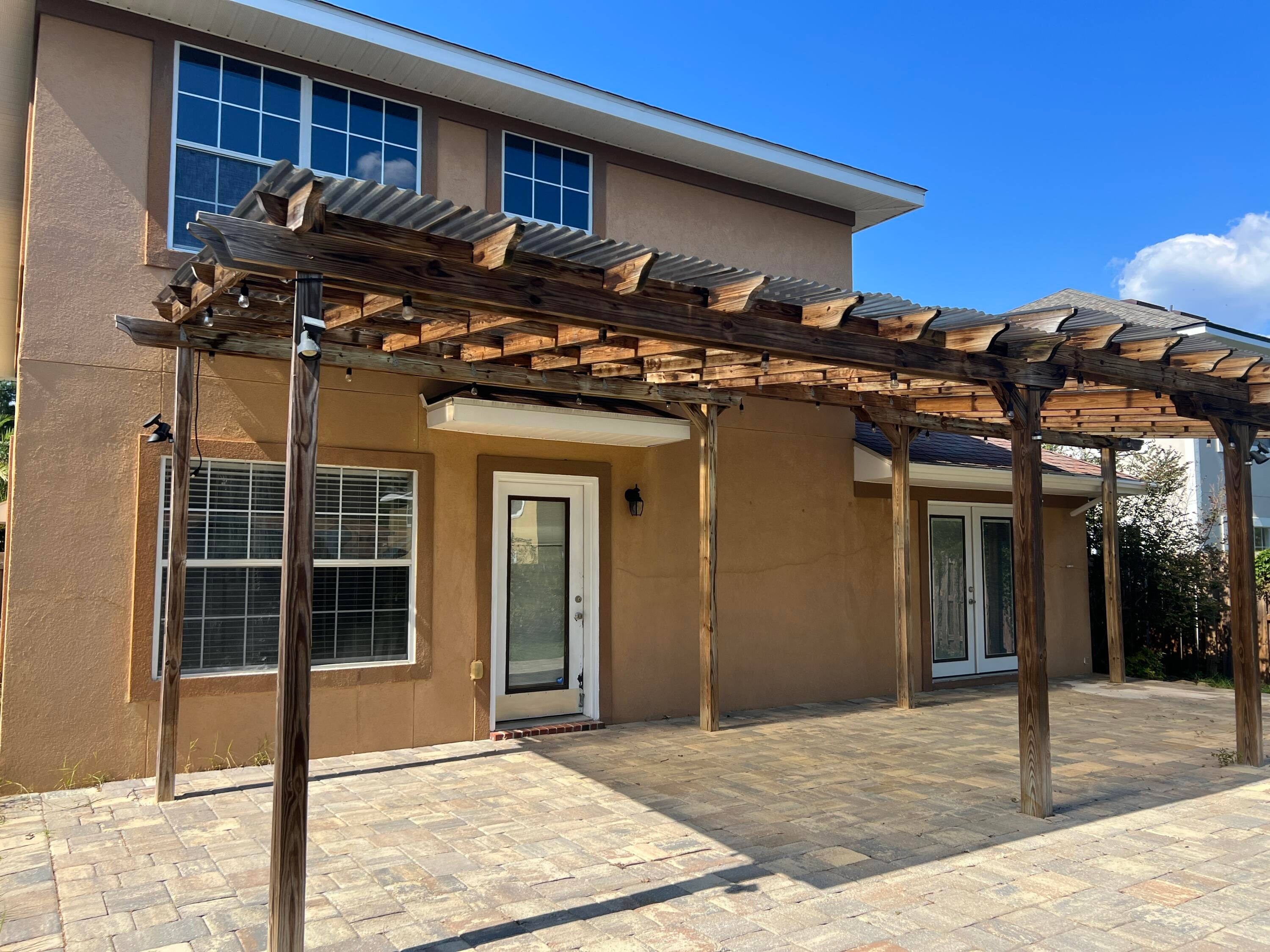 DRIFTWOOD ESTATES - Residential Lease