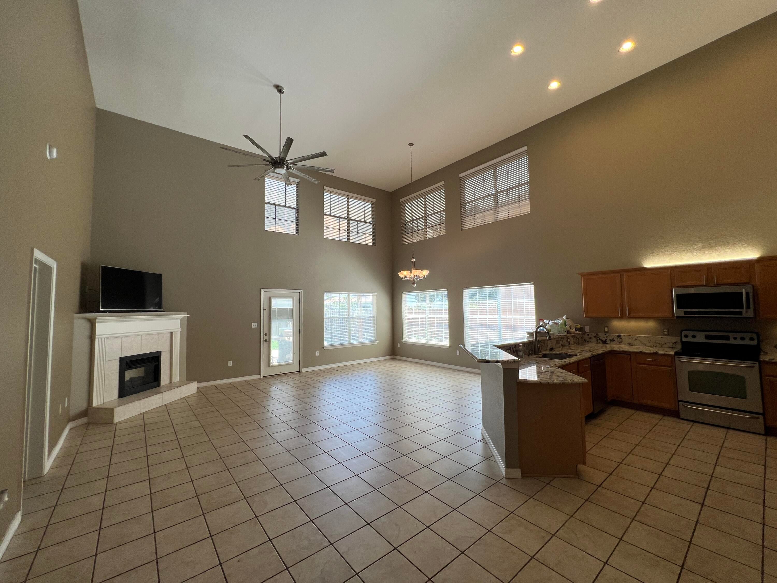 DRIFTWOOD ESTATES - Residential Lease