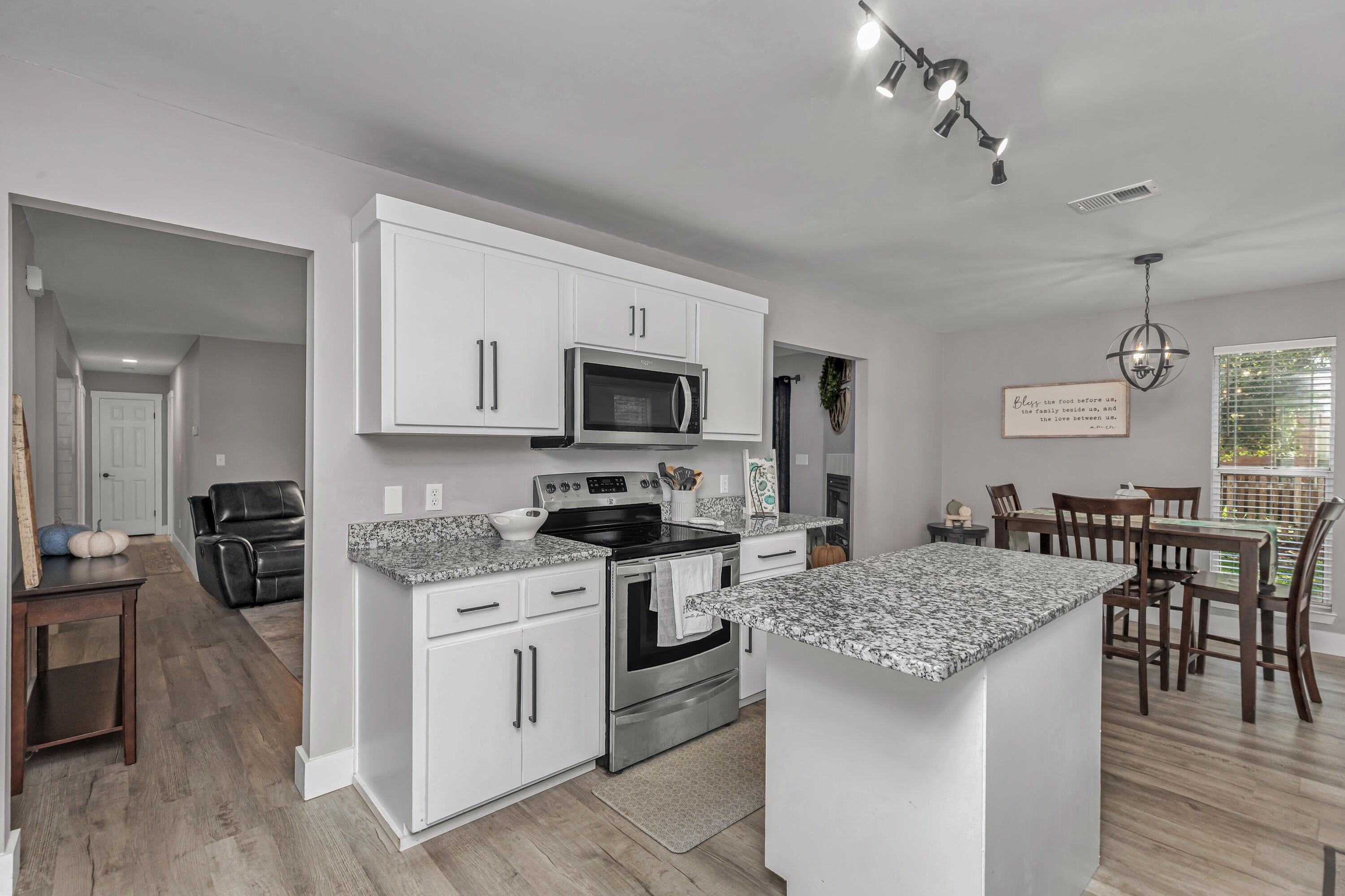 PARKWOOD COURT AT BLUEWATER BAY - Residential