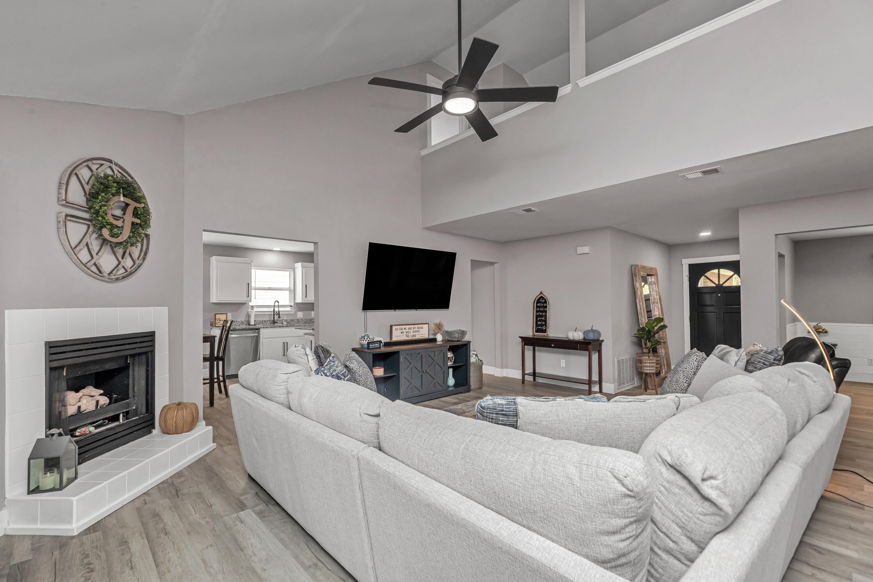 PARKWOOD COURT AT BLUEWATER BAY - Residential
