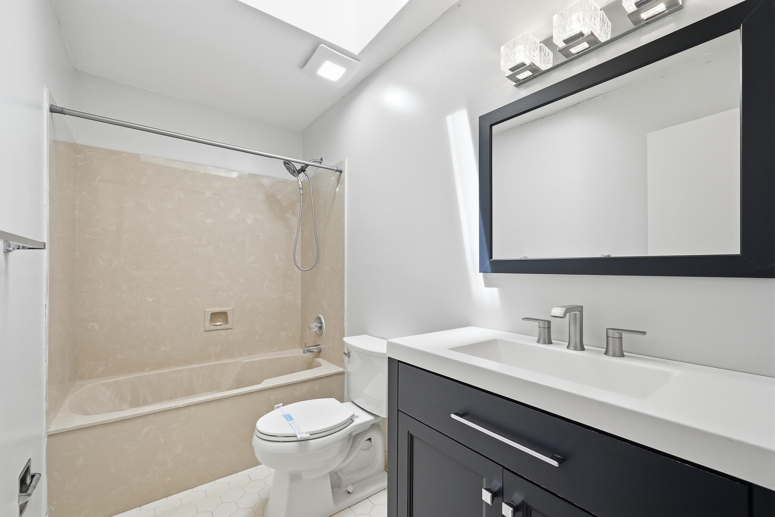 GLENEAGLES GREEN BLUEWATER BAY - Residential Lease